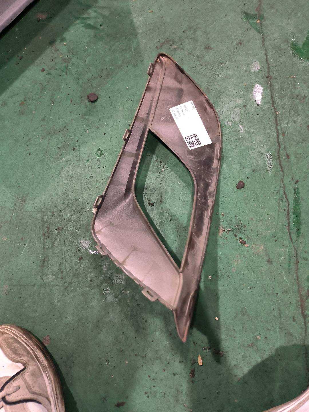 6044565200 Rear Bumper Right Trim Panel