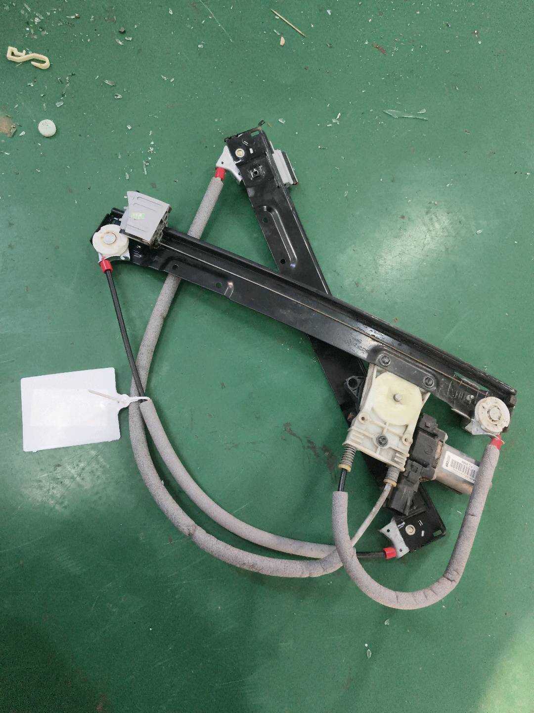C2Z15091 前门玻璃升降器总成(右)