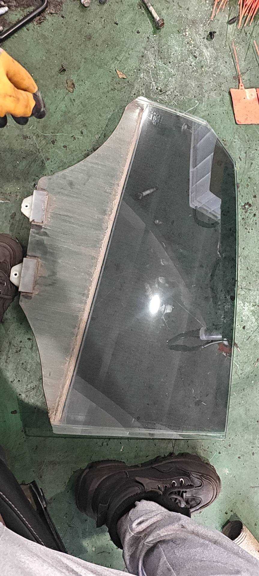 5085006600 右后车门玻璃