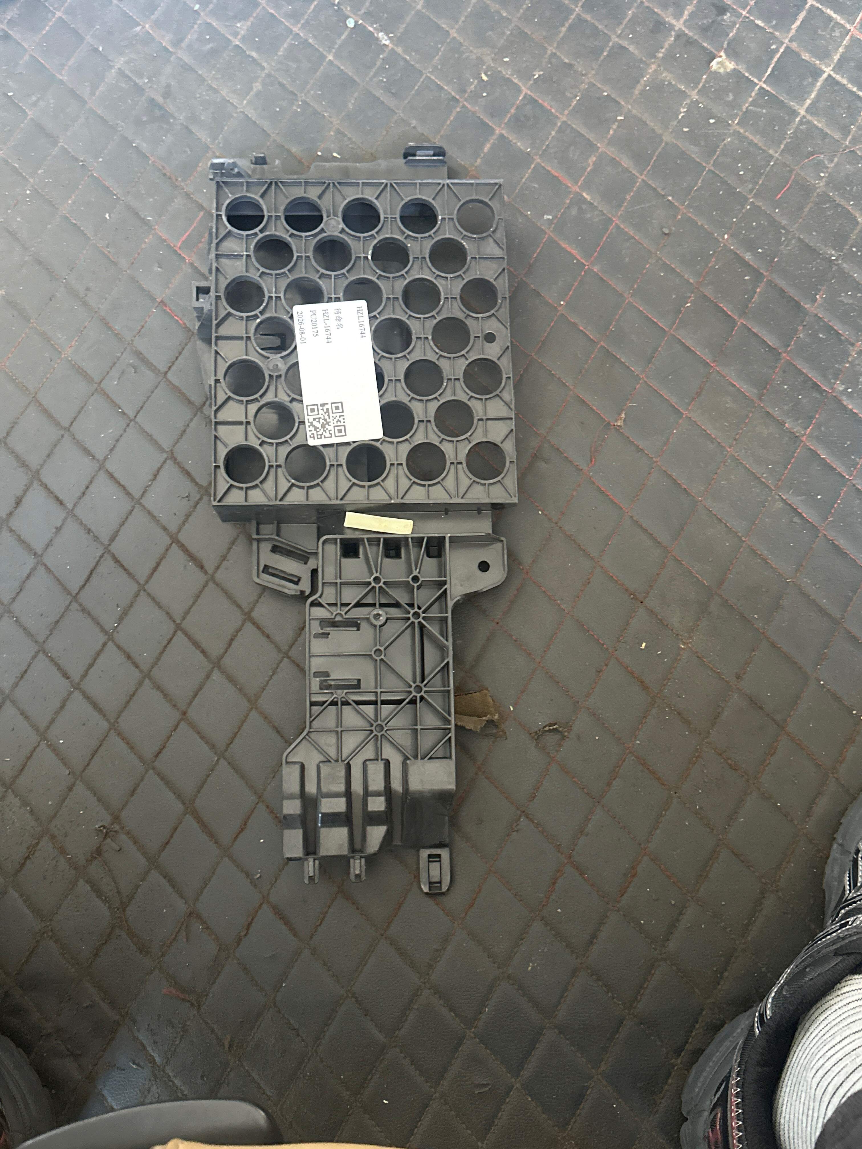52105A67976 座椅加热装置控制单元支架