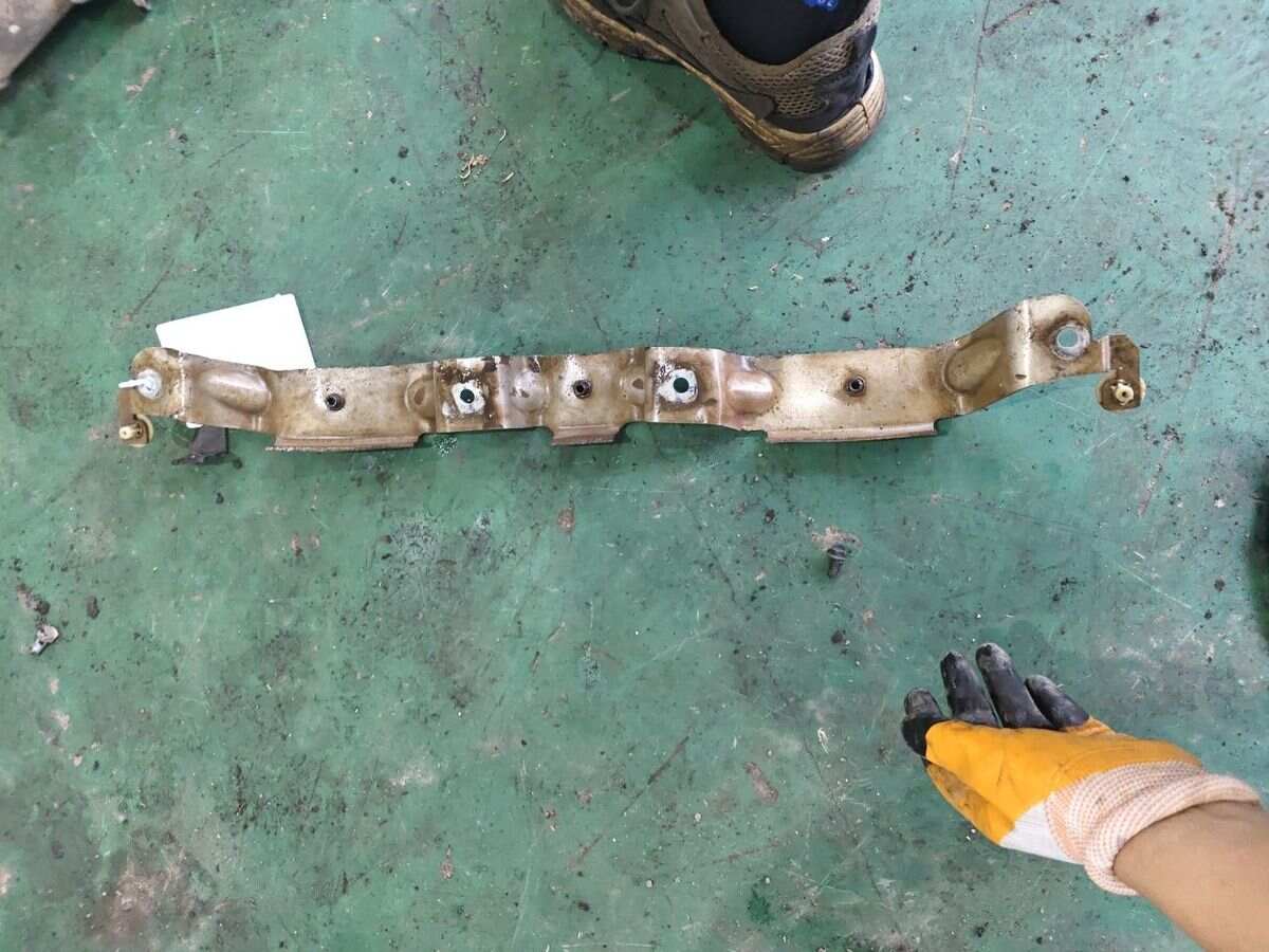 31106883284 Engine Under Cover Bracket