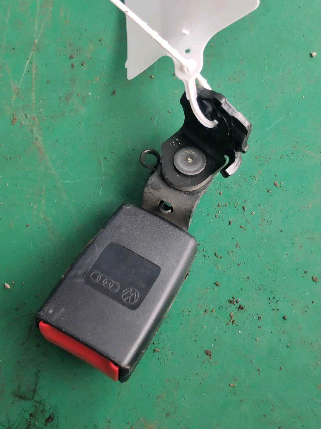 4G88577399B9 后座椅安全带扣(右)