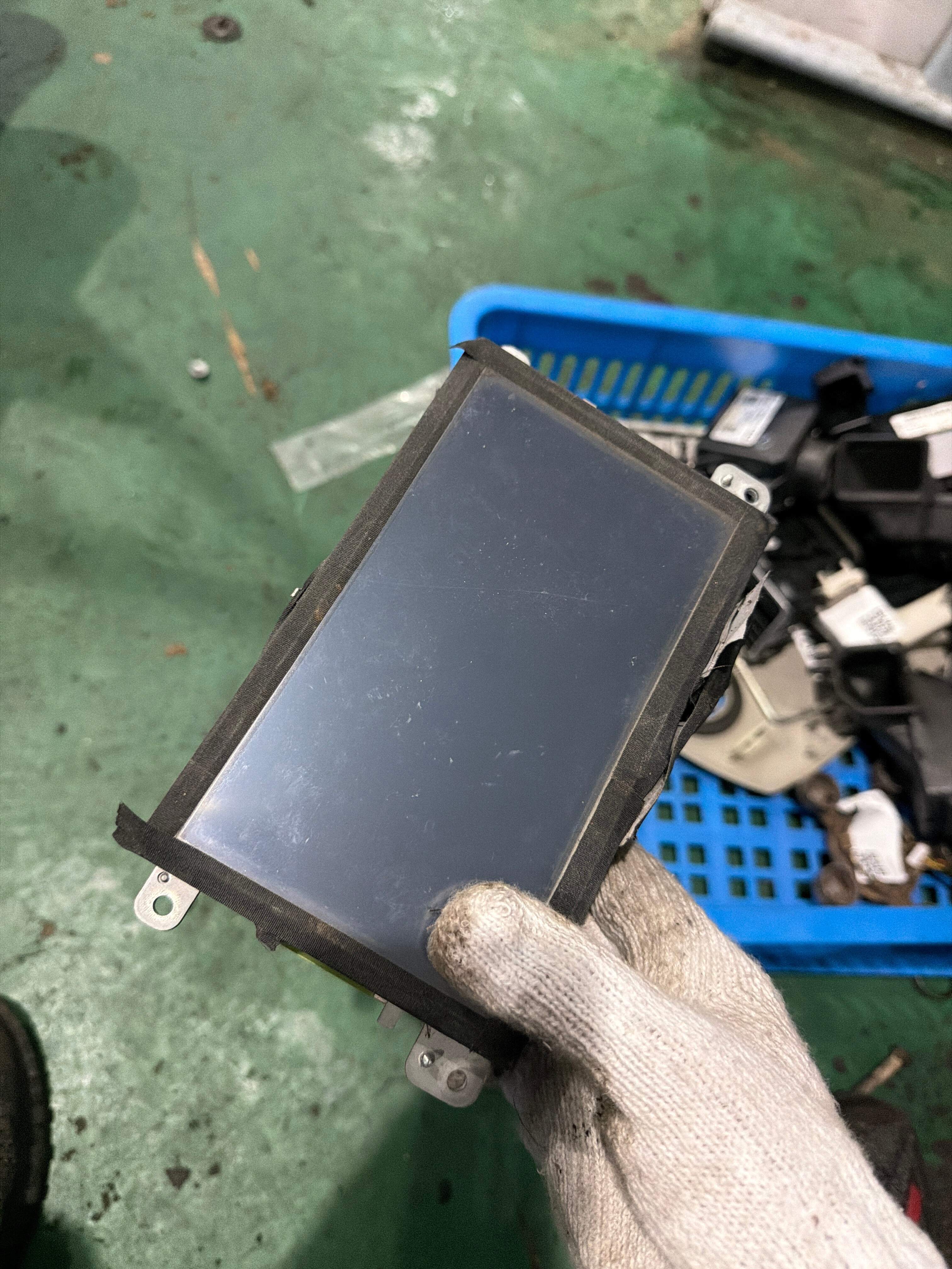 4F0919603B 仪表台中央显示器