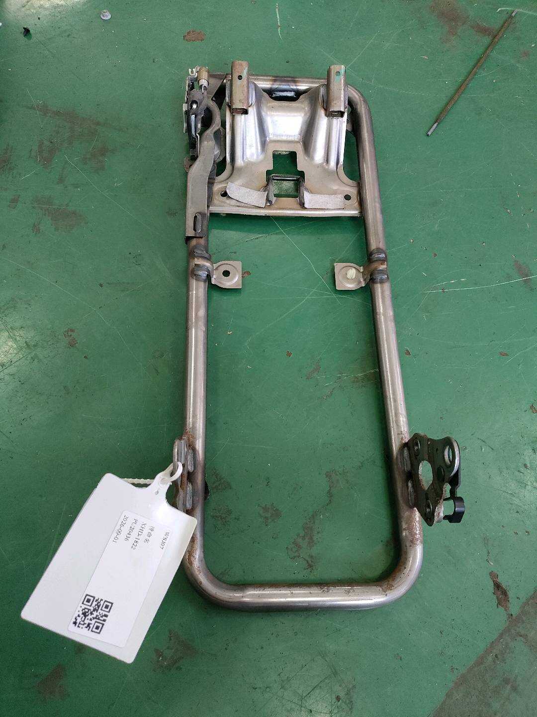 7130548010 中央座椅靠背骨架分总成