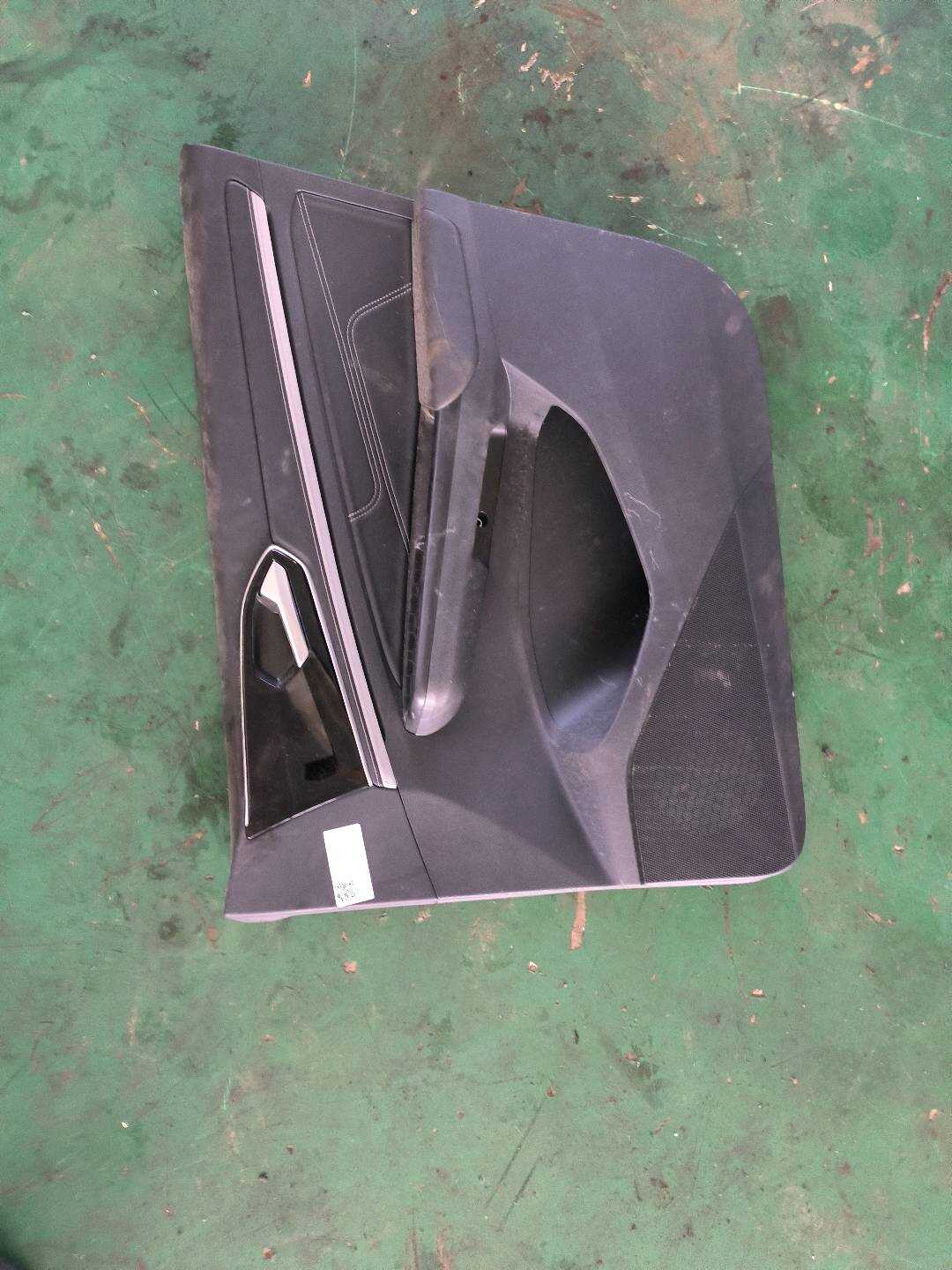 L5CG867012AAAGO Front Door Trim Panel, Right