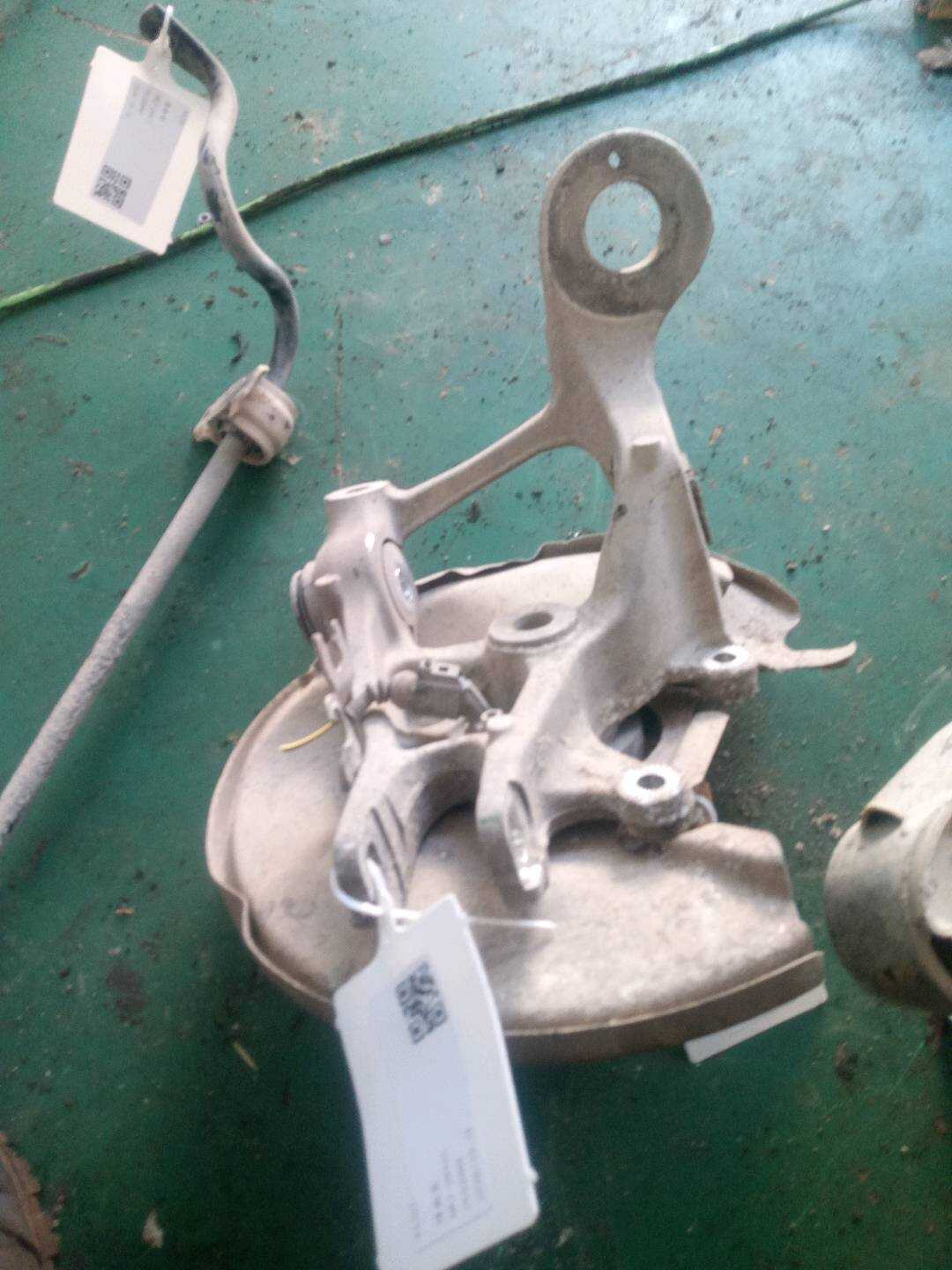 8KD505432D 后转向节（右）