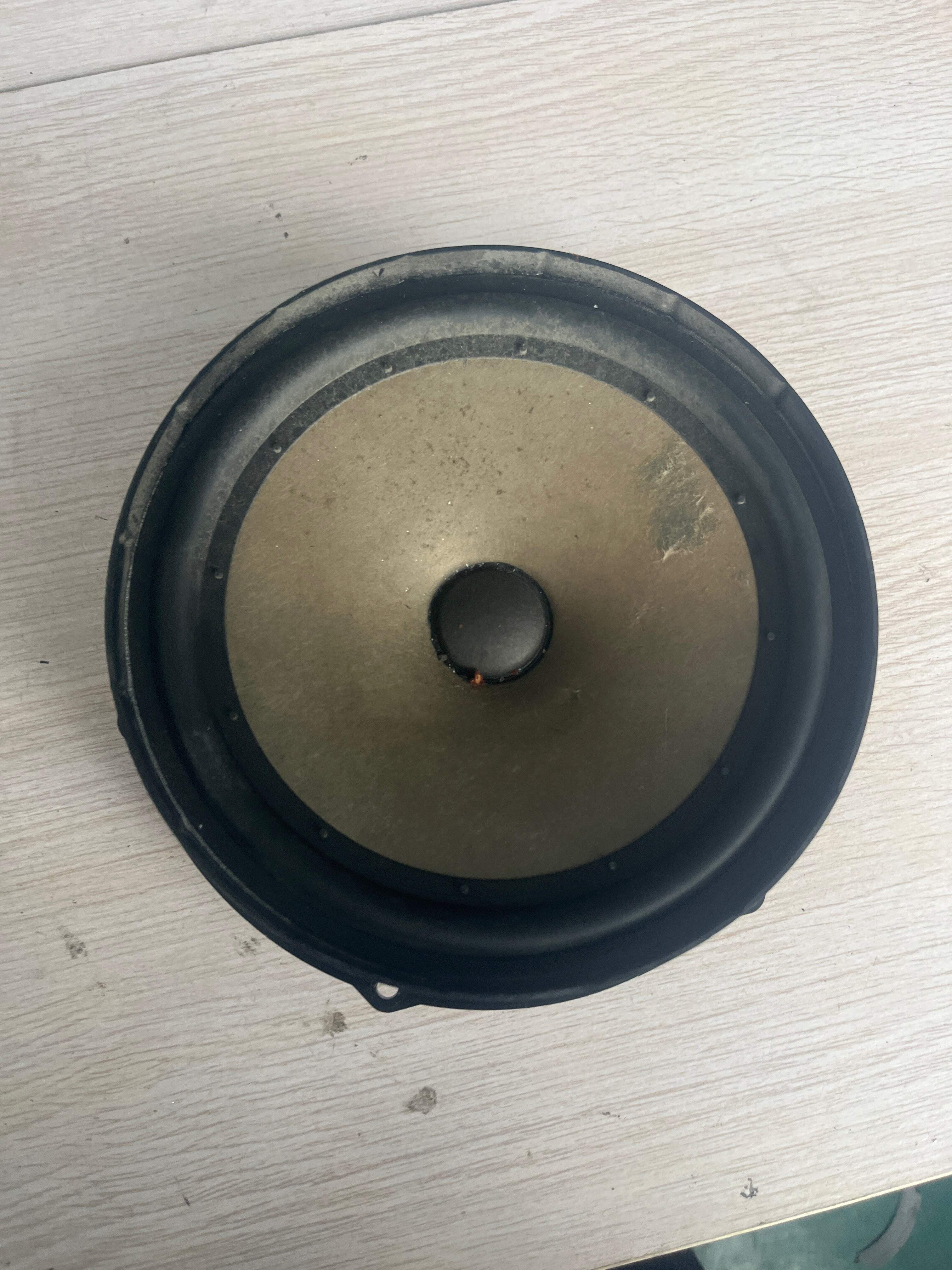 1ZD035411 前门低音扬声器(左)
