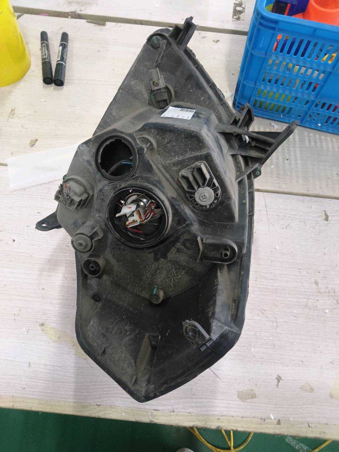 4121100Y31 Front Headlight Assembly, Left