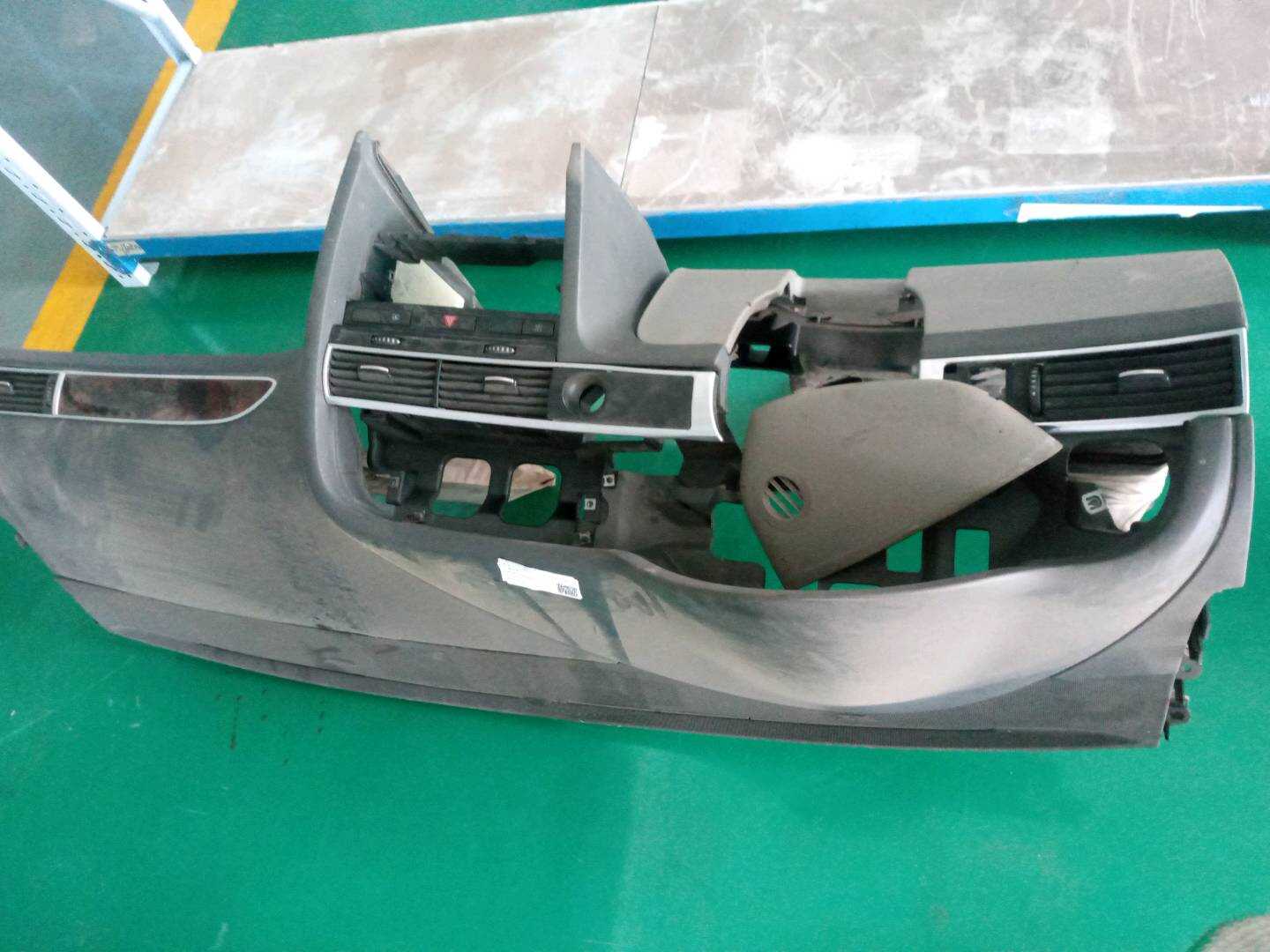 L4B1857041BQ24A 仪表台壳