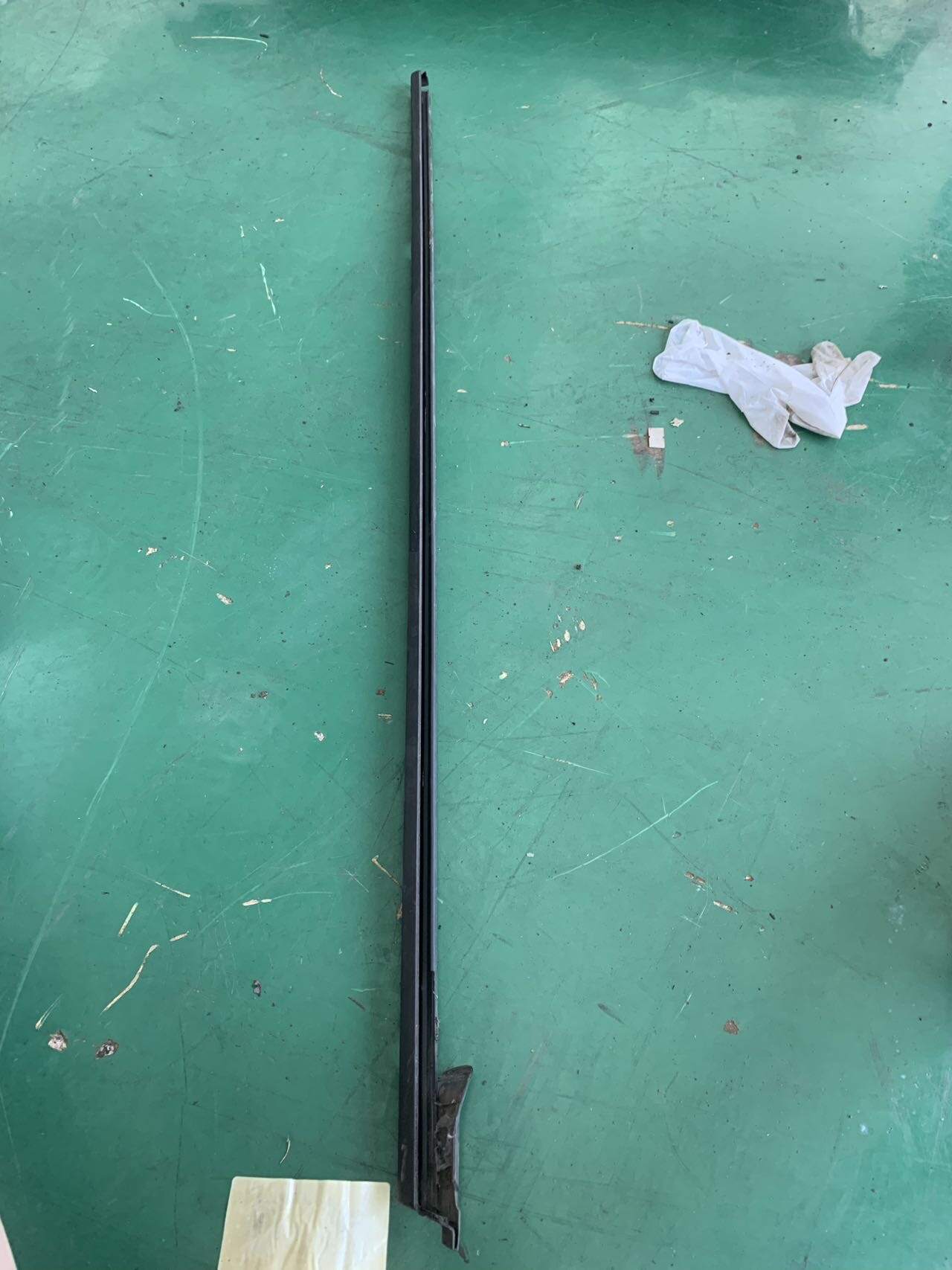 34D839477A 后门玻璃压条(左外)
