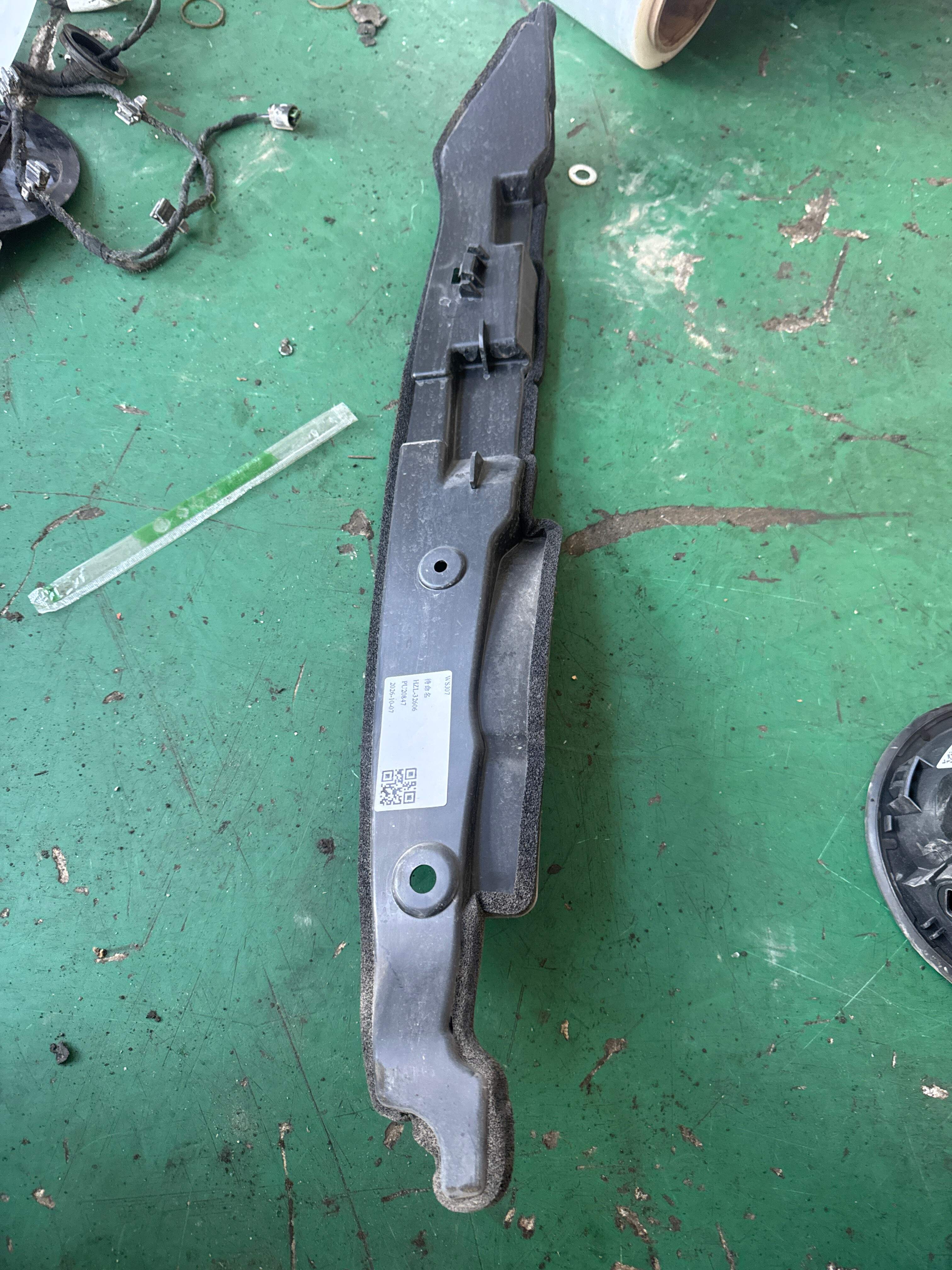 MEH3102210 左翼子板后封板总成