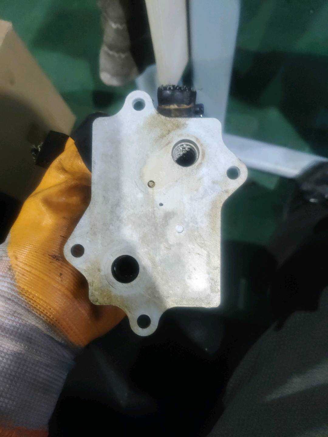 B016464 机油冷却器