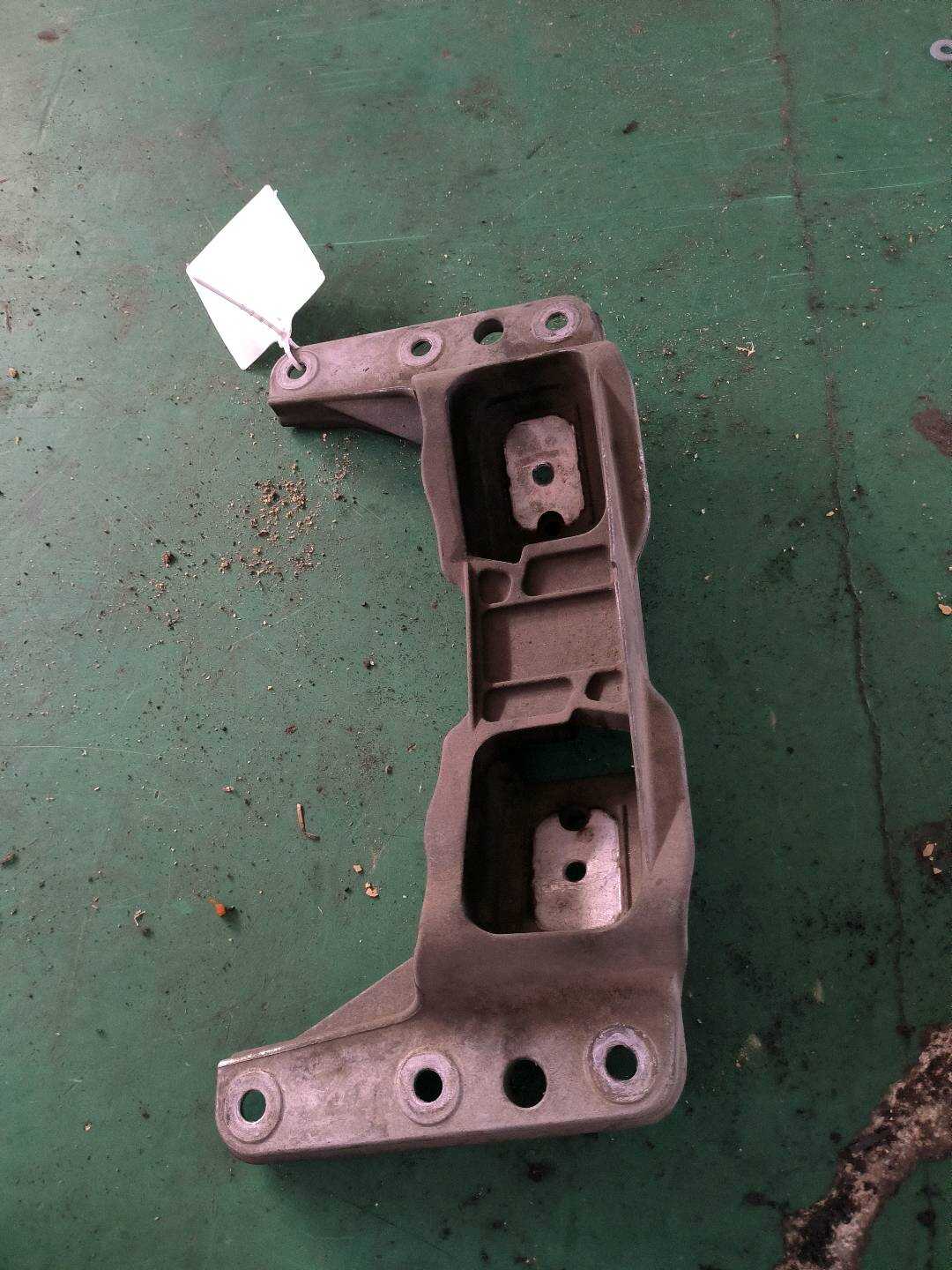 22316776521 Transmission Crossmember