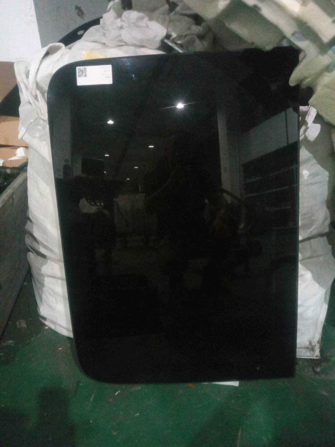 L8WD877055A Sunroof Glass, Front