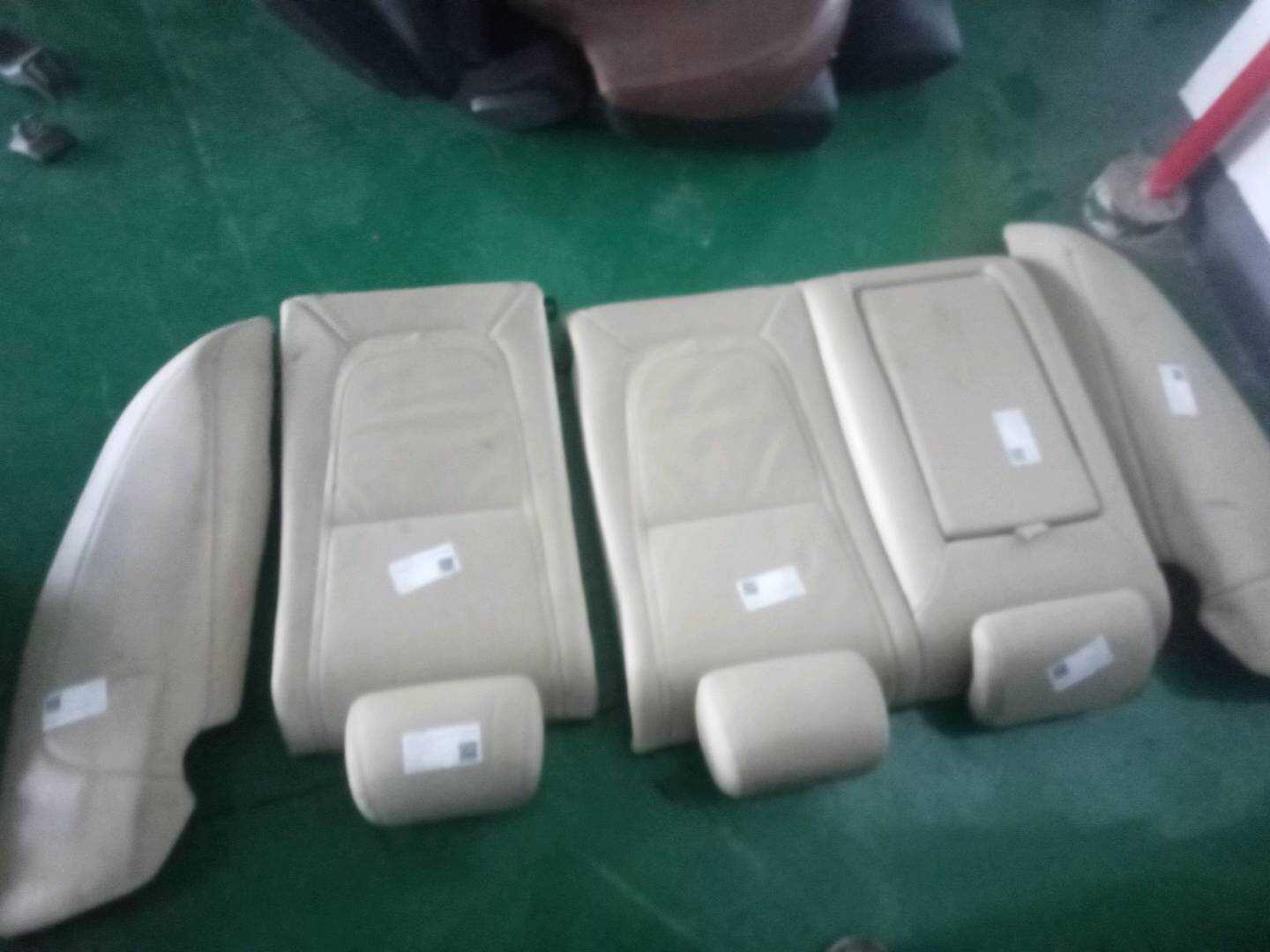 C2Z26292SEL 后座椅头枕(中)