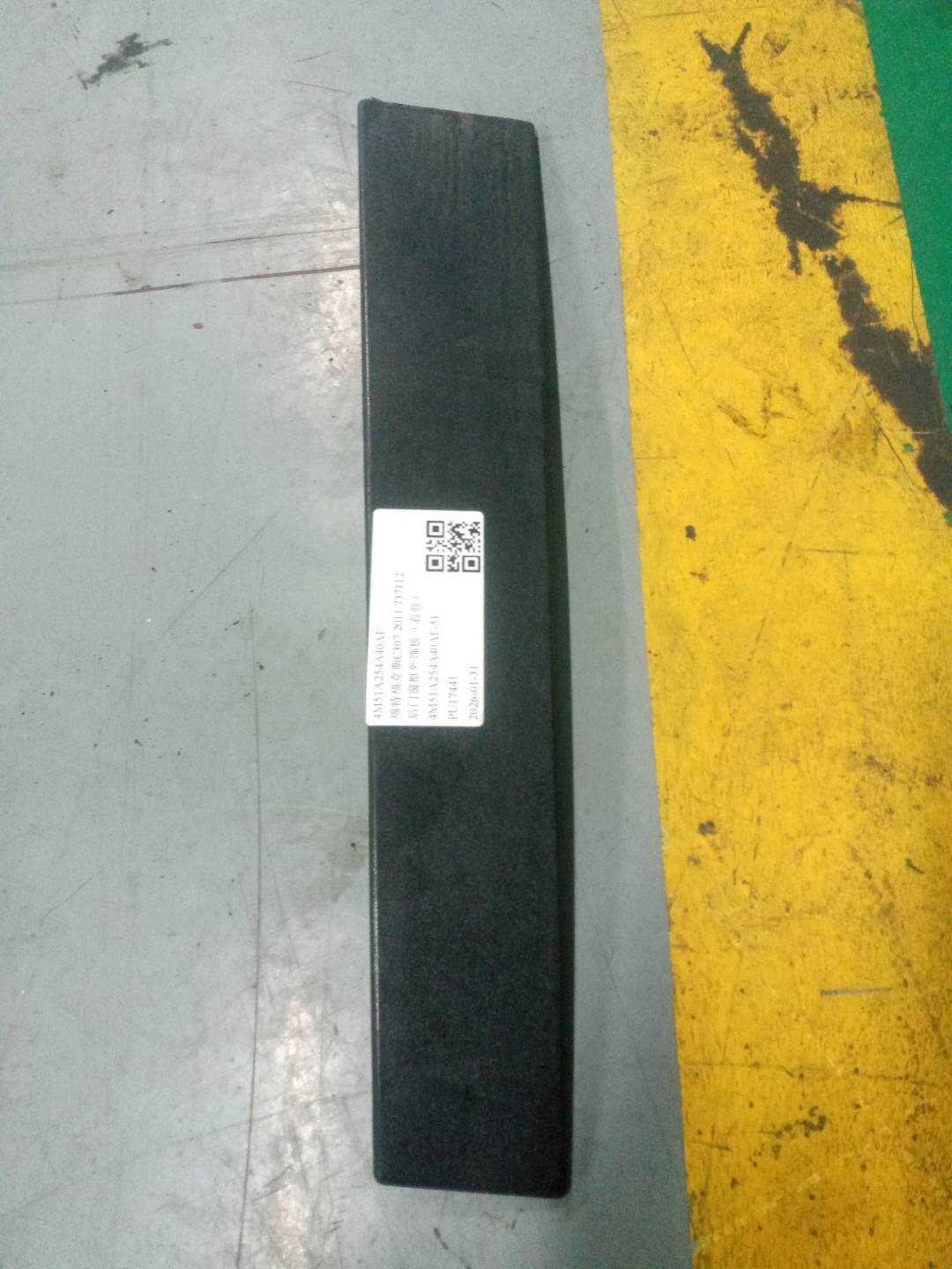 4M51A254A40AF 后门窗框外饰板(右前)