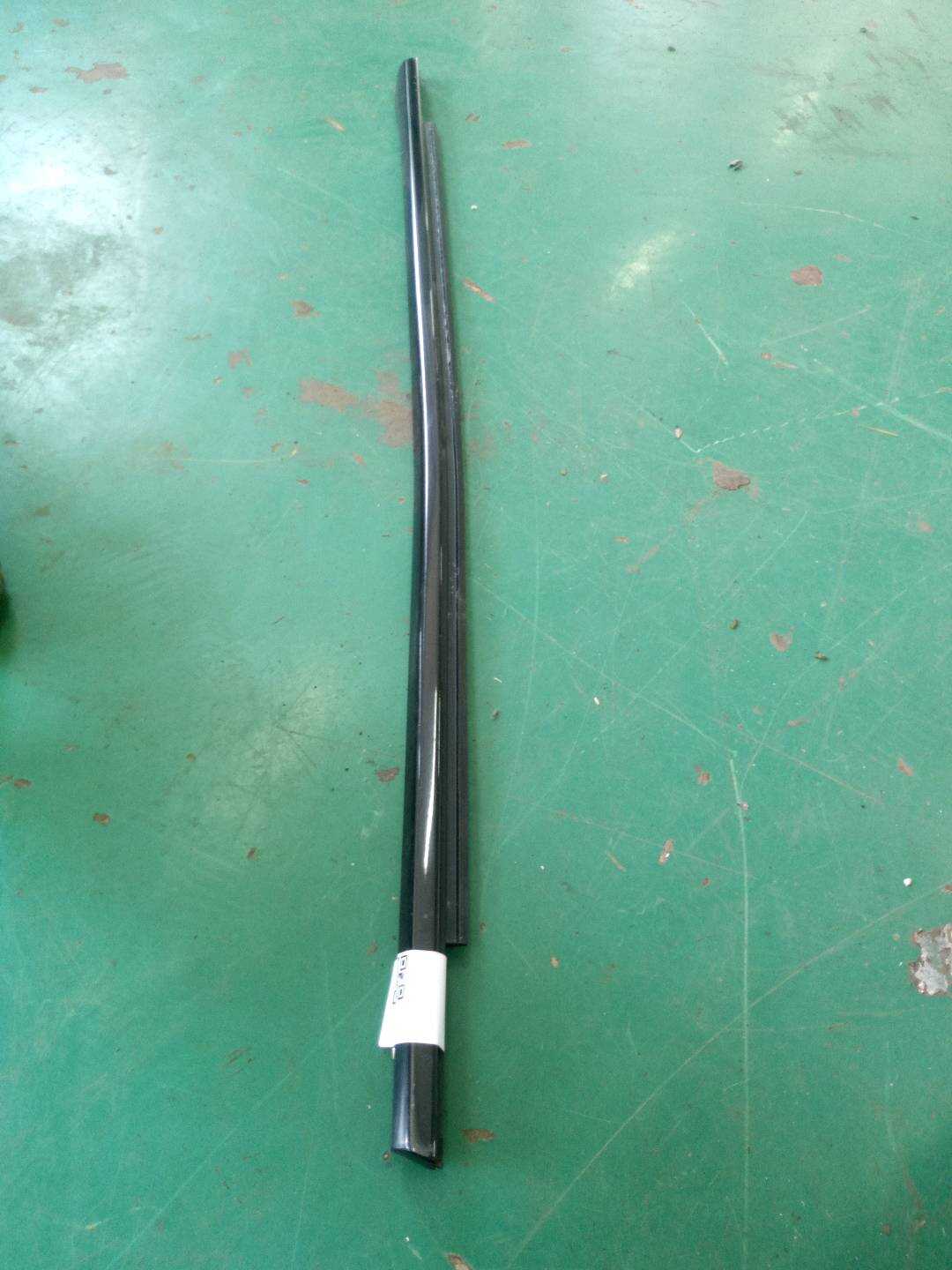 51357289947 后门玻璃压条(左外)
