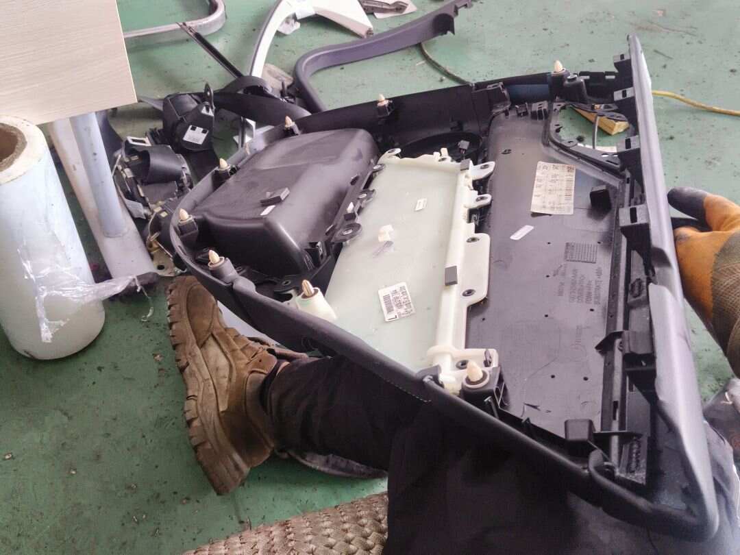 T4N7322 后门内饰板（左）