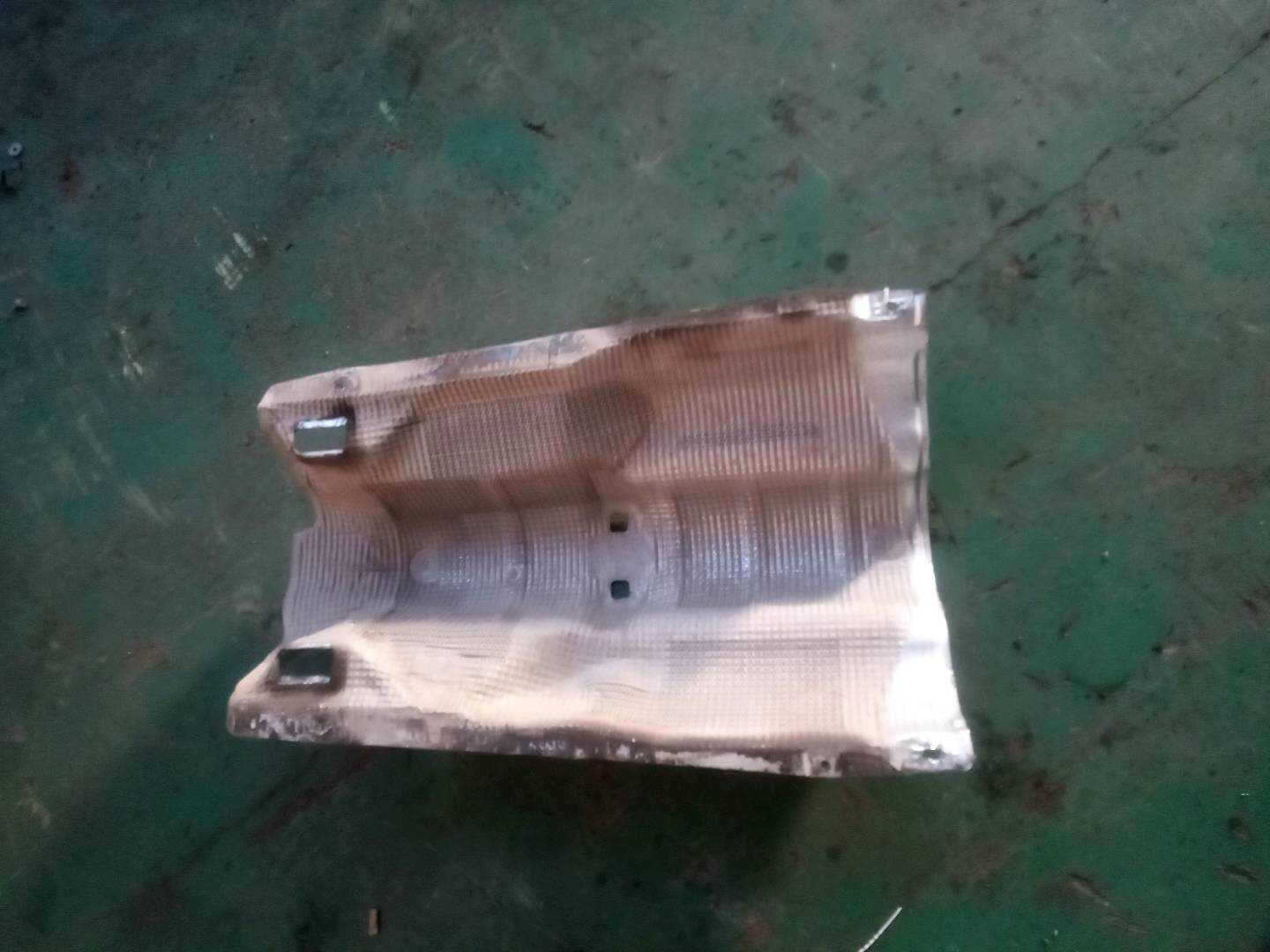 8E0804160K Exhaust Pipe Heat Shield, Center