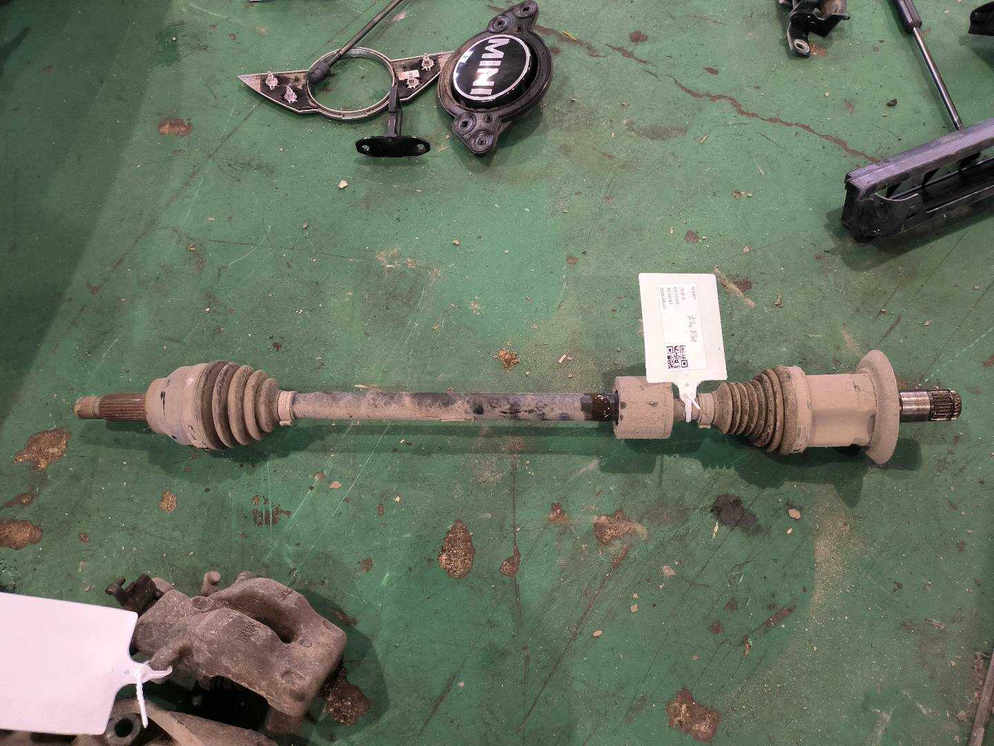 33209813708 Rear Axle Shaft, Right