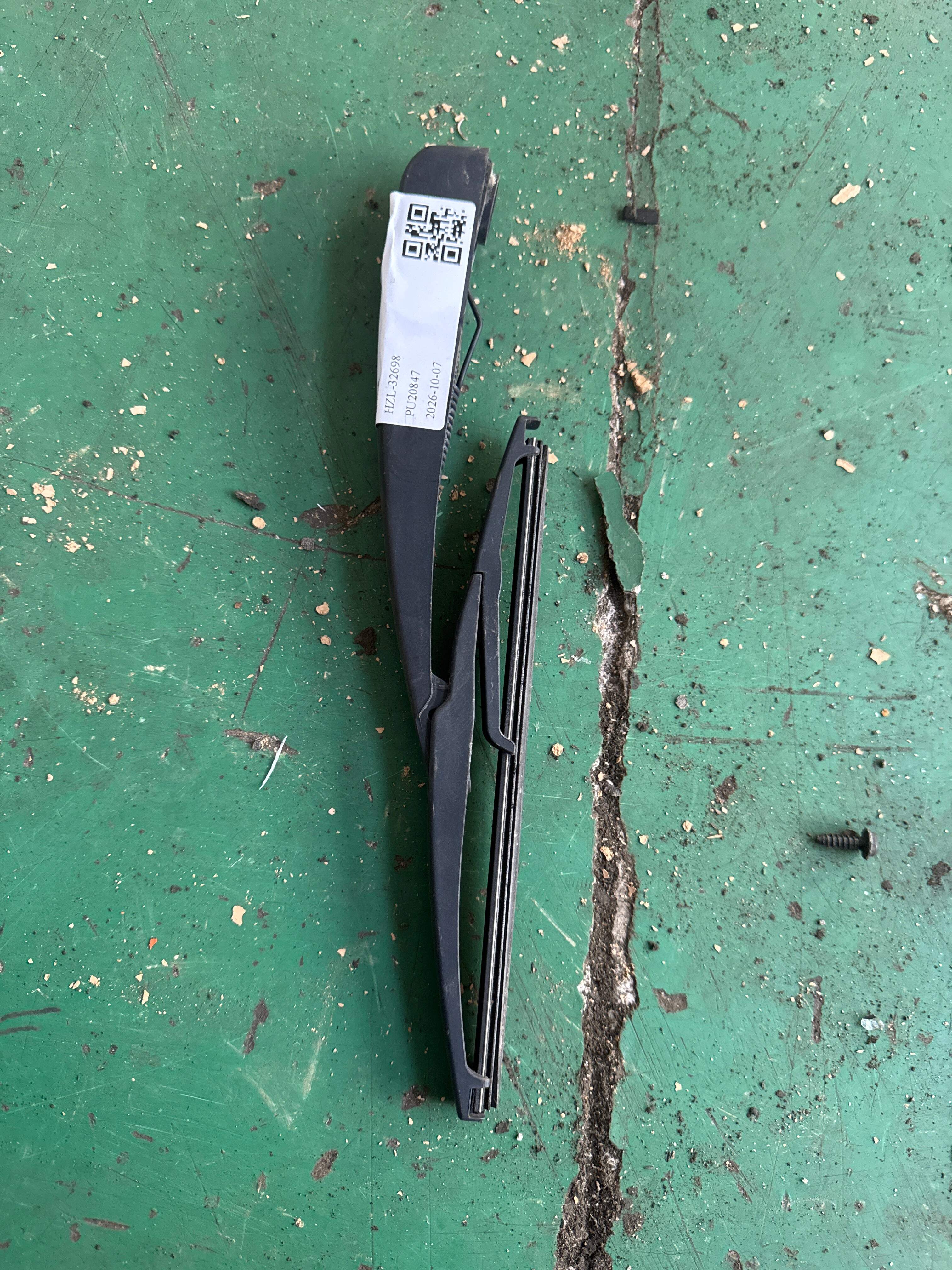 YL00529180 Trunk Lid Glass Wiper Arm