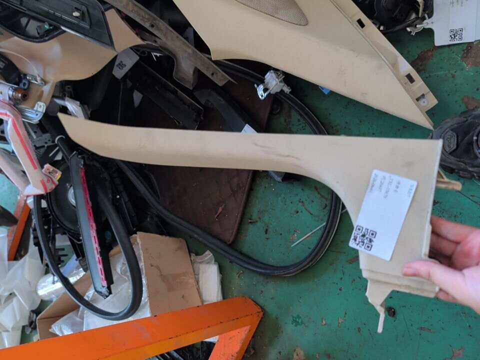 6475448030A0 后地板左侧装饰板