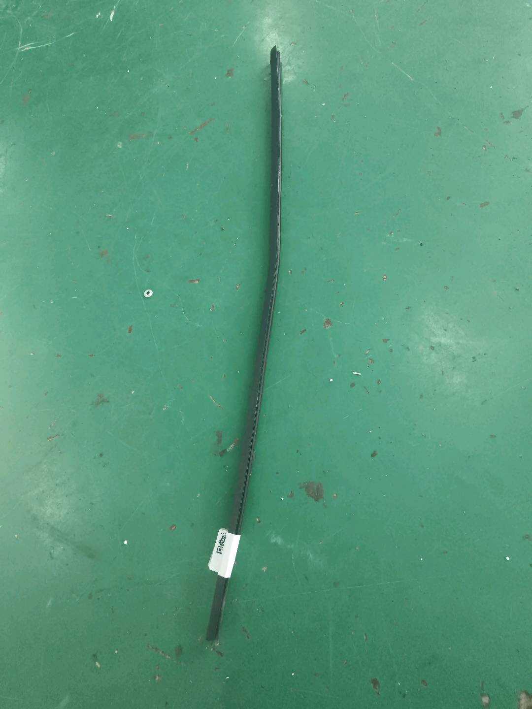 51337066602 前门玻璃压条(右外)