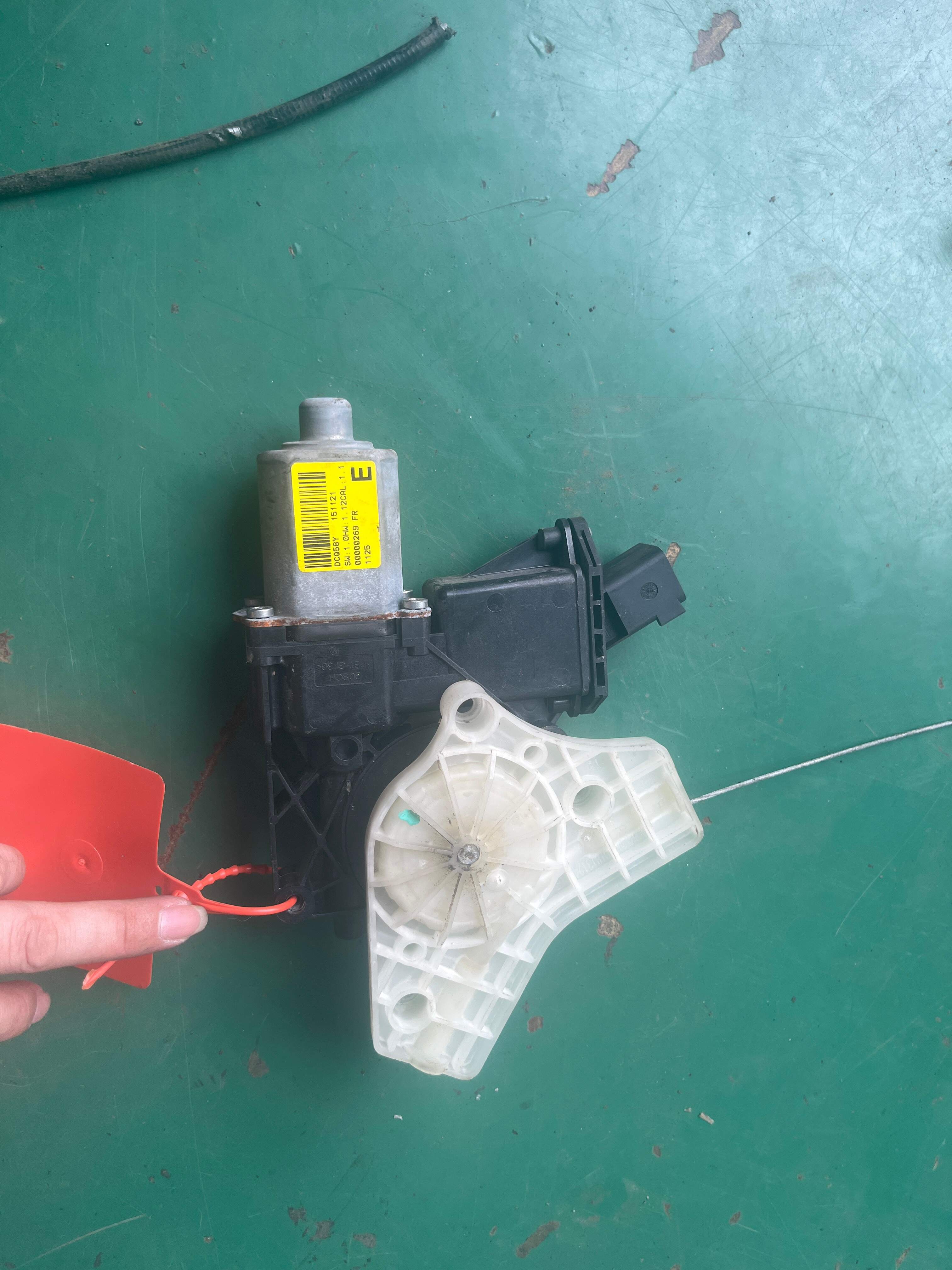5079005000 右前车门玻璃升降器电机