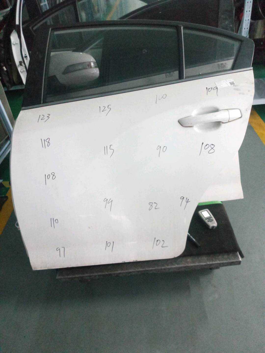 6201015EYC0 后门壳（左）