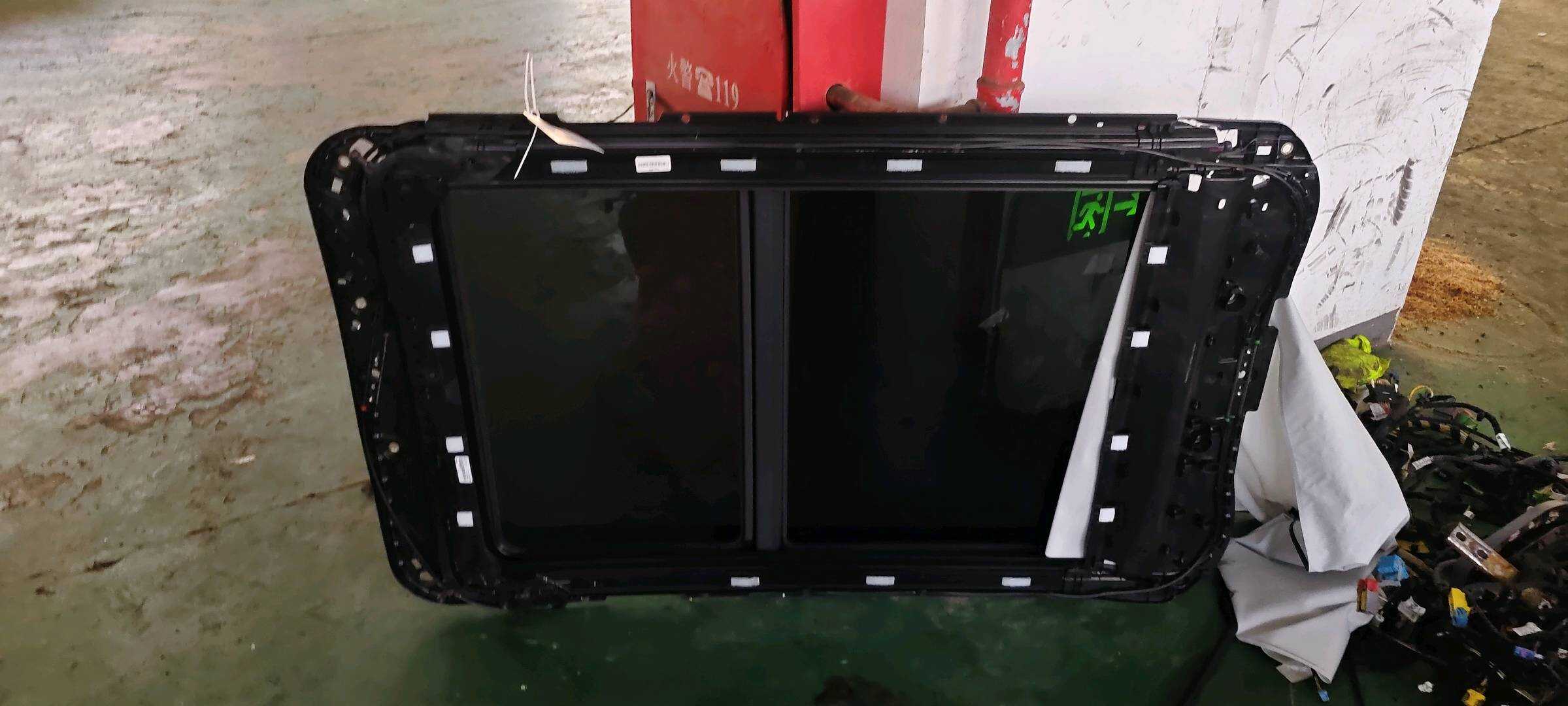 YL00563480 天窗玻璃