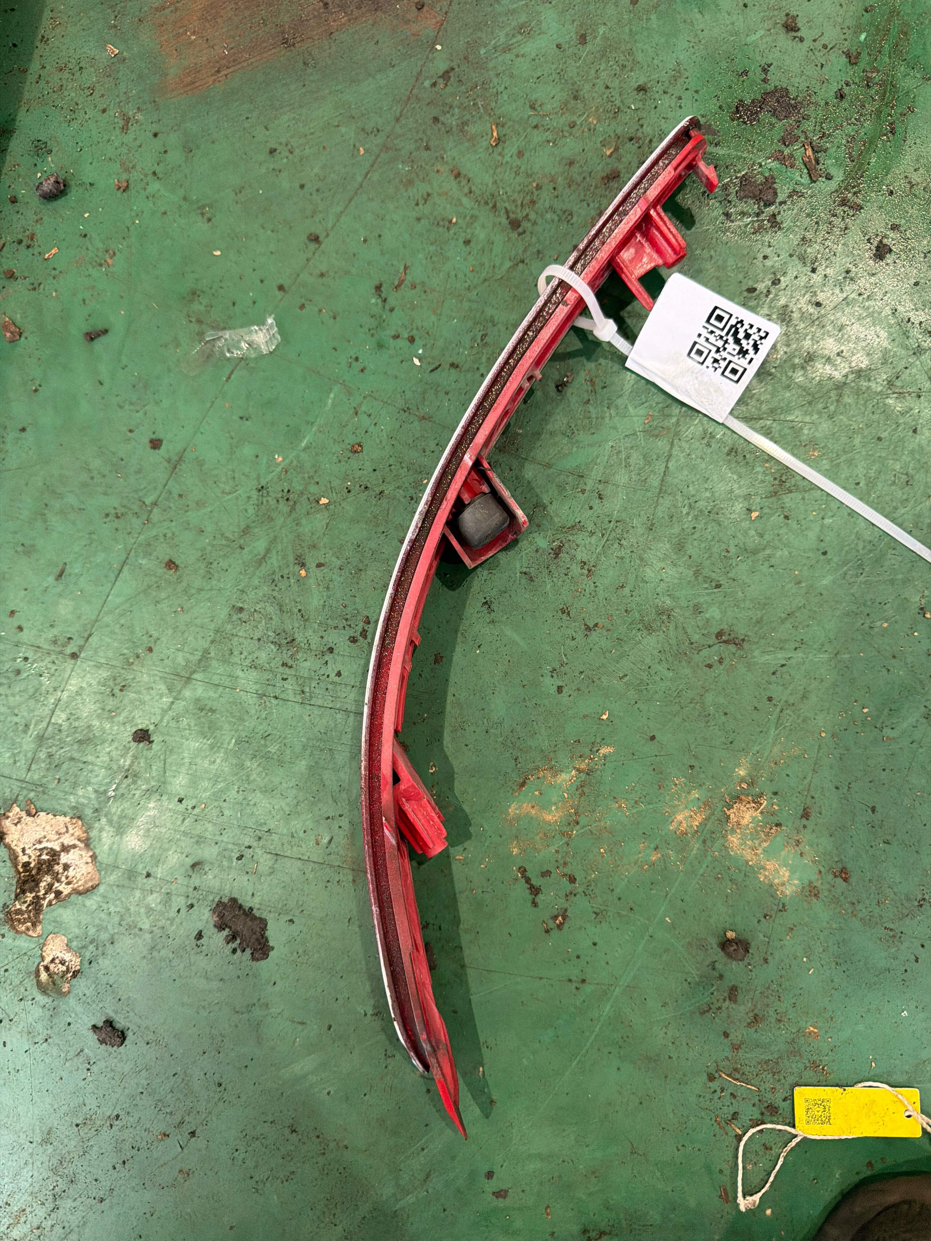 924054X500 Rear Bumper Decorative Light, Left