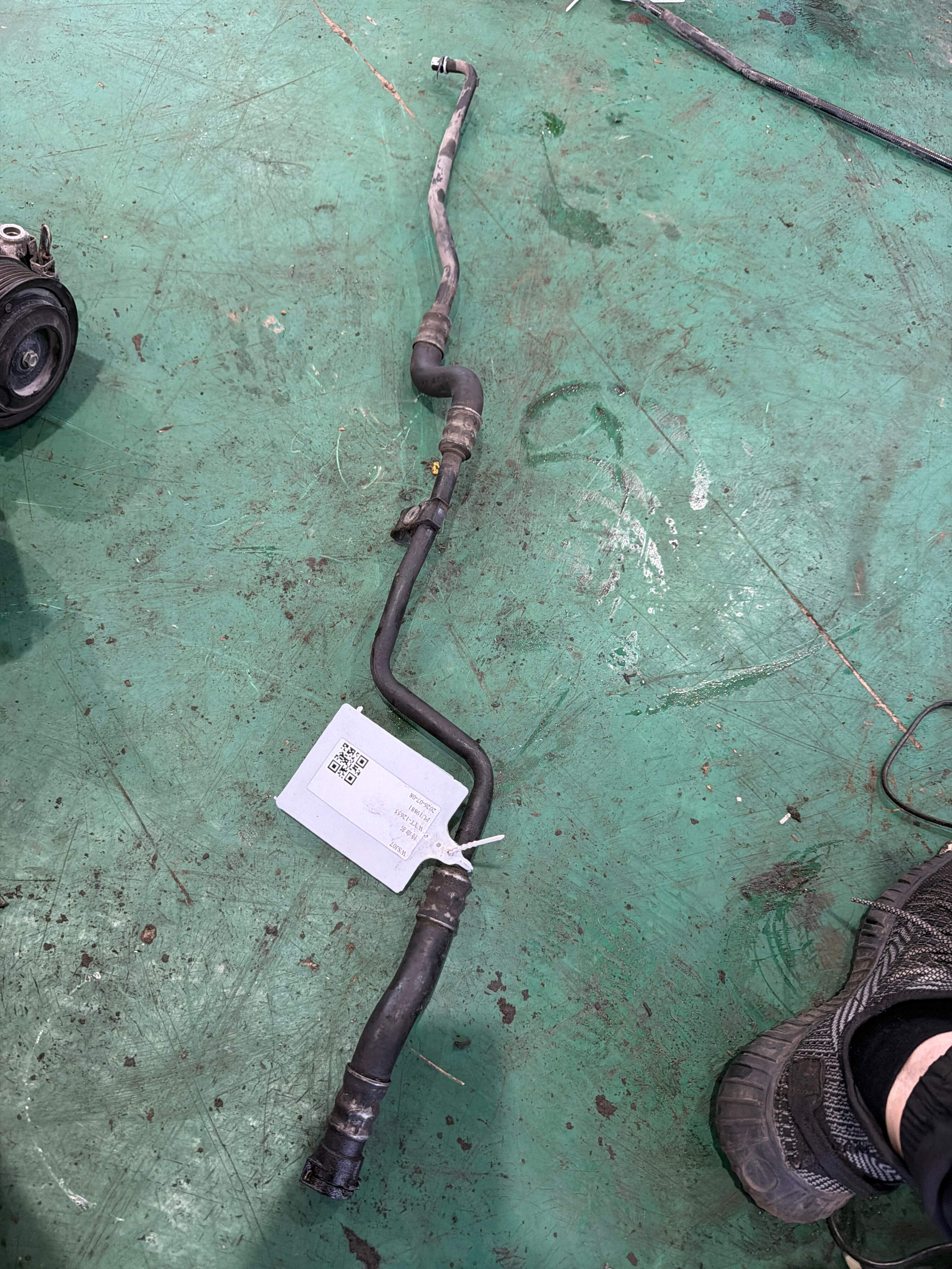 17227583187 变速器油冷却器进油管