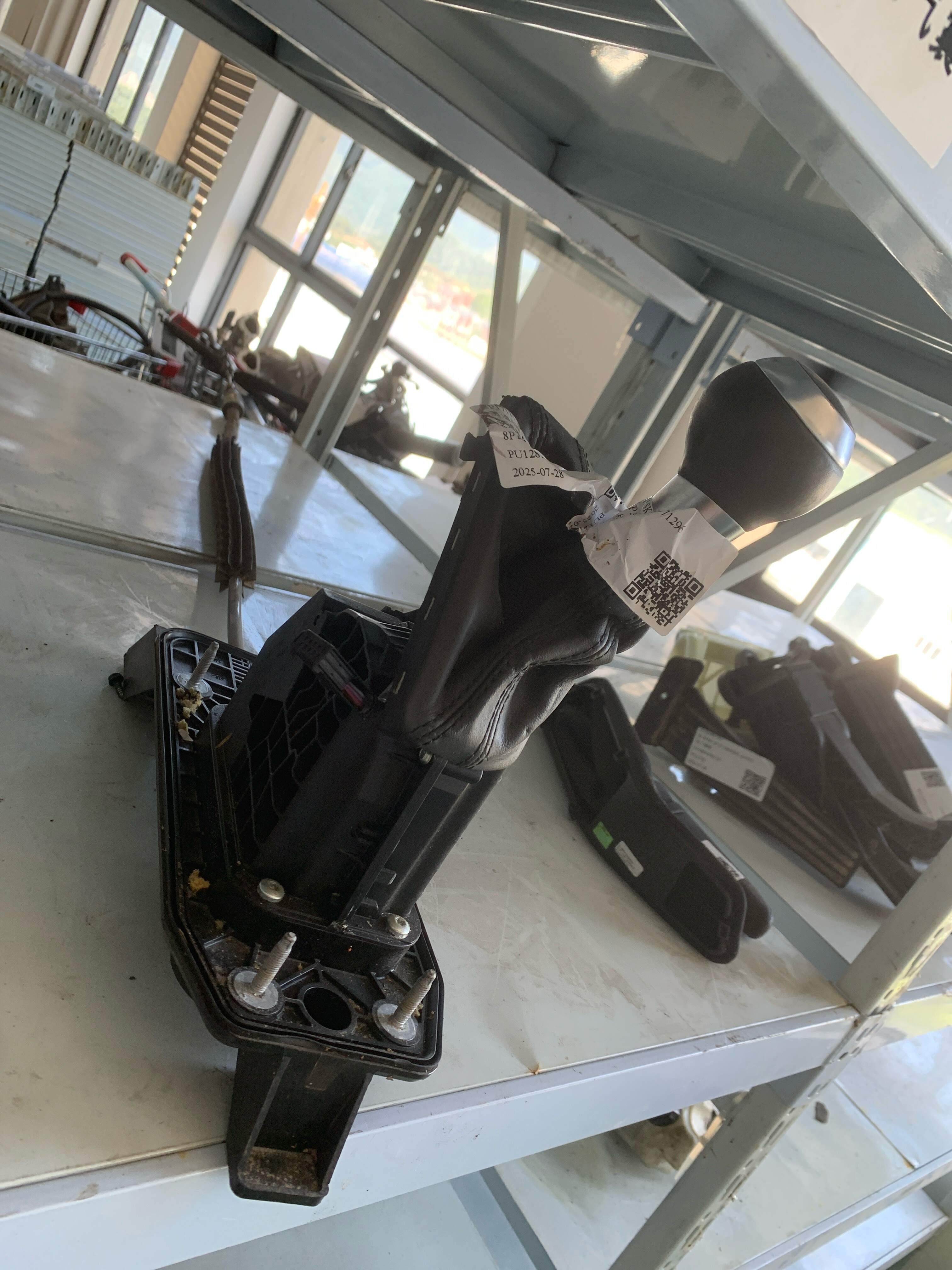 8X1713141SKH 变速器换档杆手柄