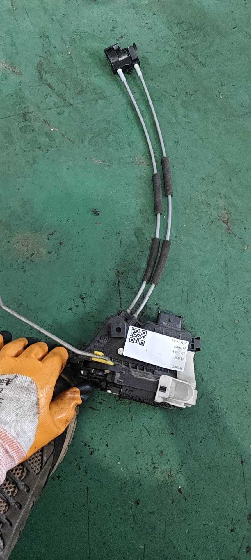 814101X000 Rear Door Lock Mechanism, Left