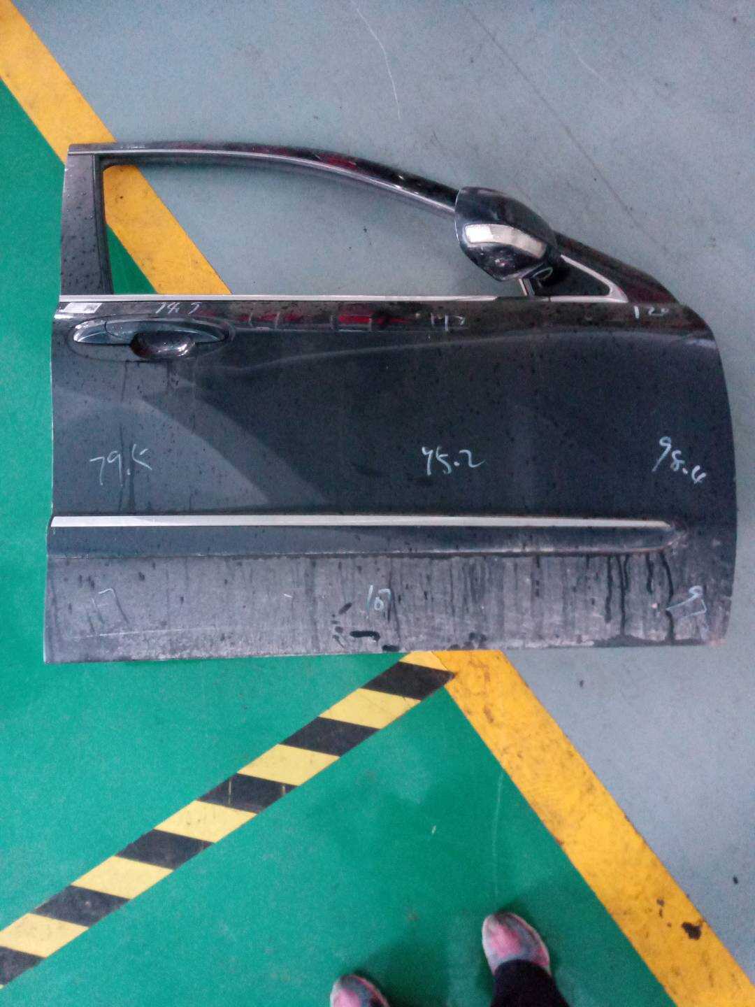 BJ3018385Y 前门壳（右）