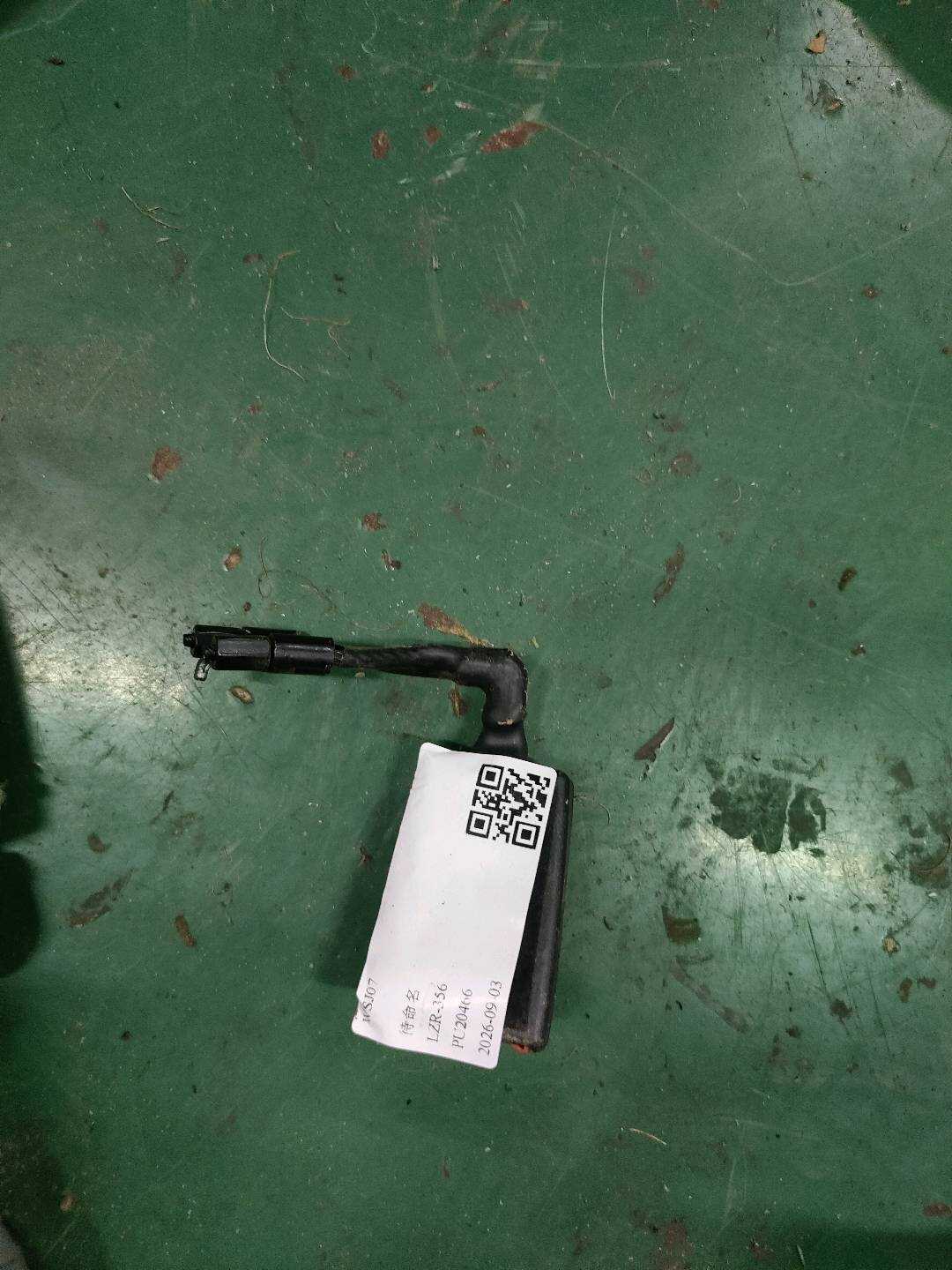 95880374000 后座椅安全带扣（中）