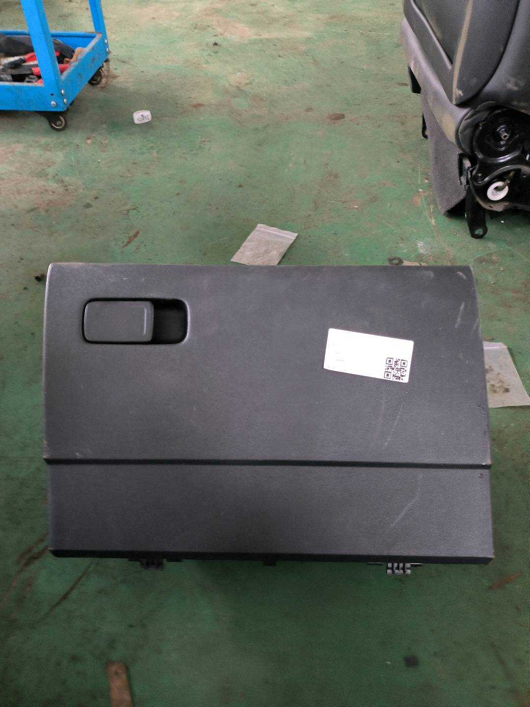 31G857097 Dashboard Glove Box