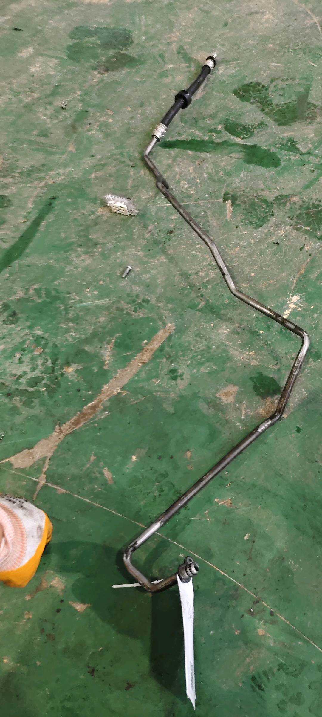 A2212704996 变速器油冷却器进油管