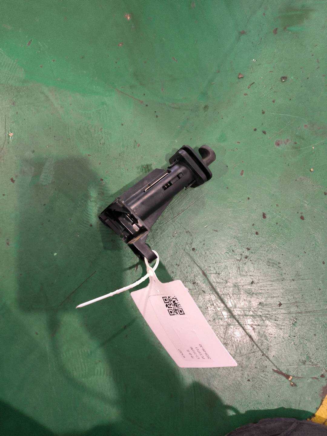 A1696900338 垂直支撑