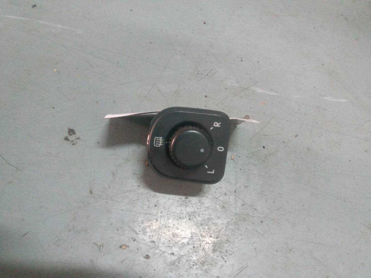26265302 Side Mirror Adjustment Switch
