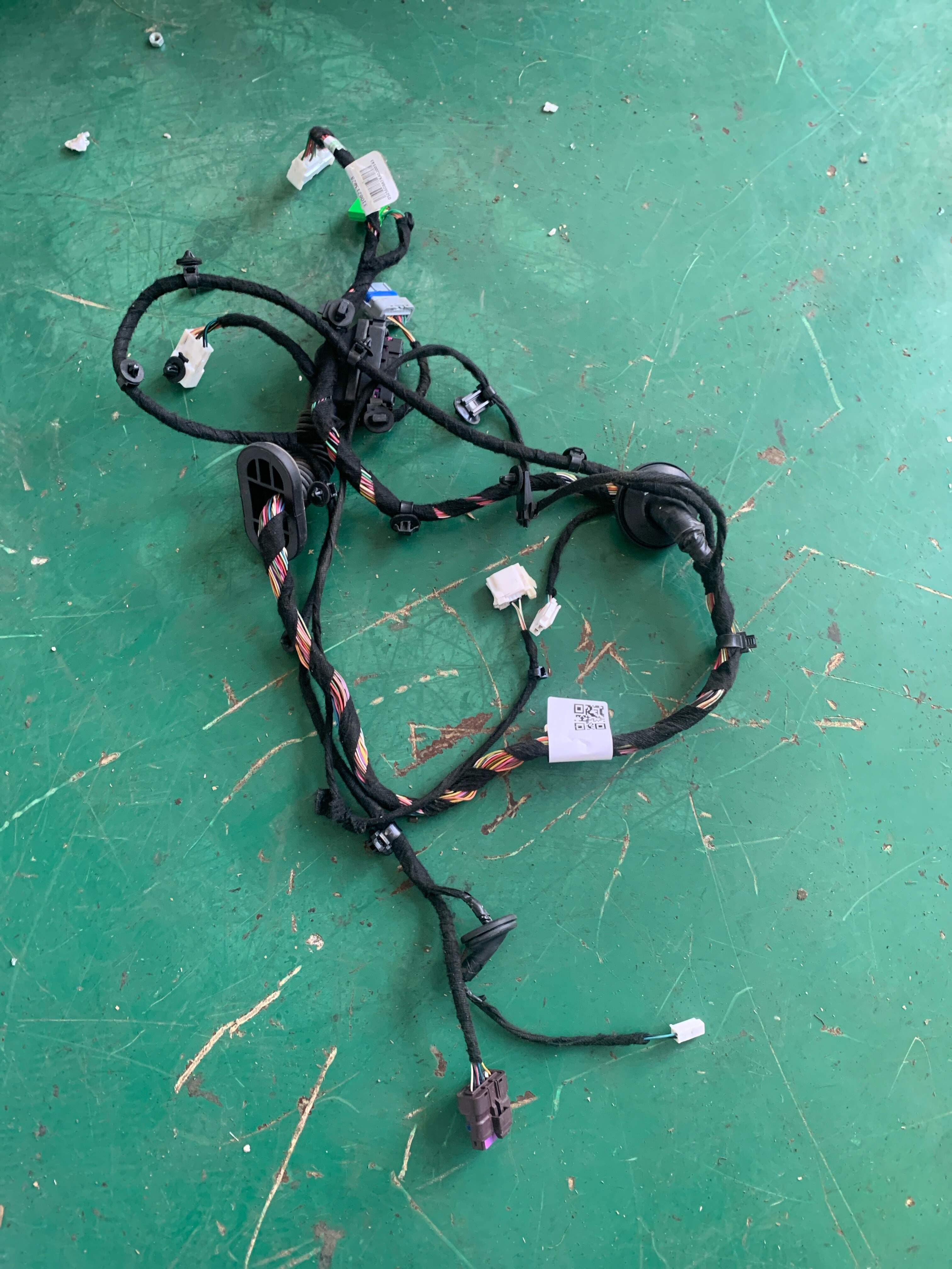 MEH4002100M Front Door Wiring Harness, Left
