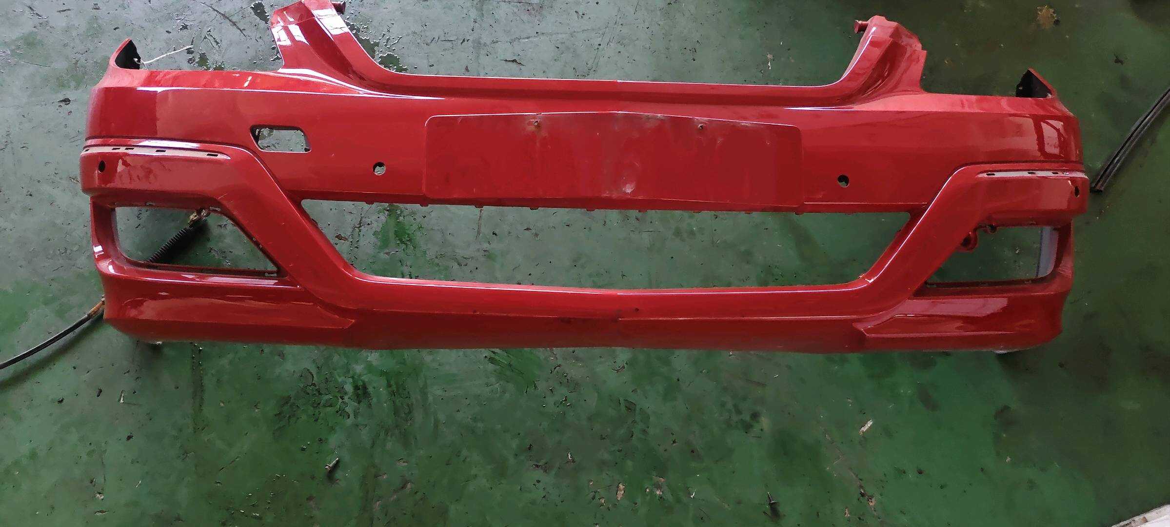 A1698859625 前保险杠皮