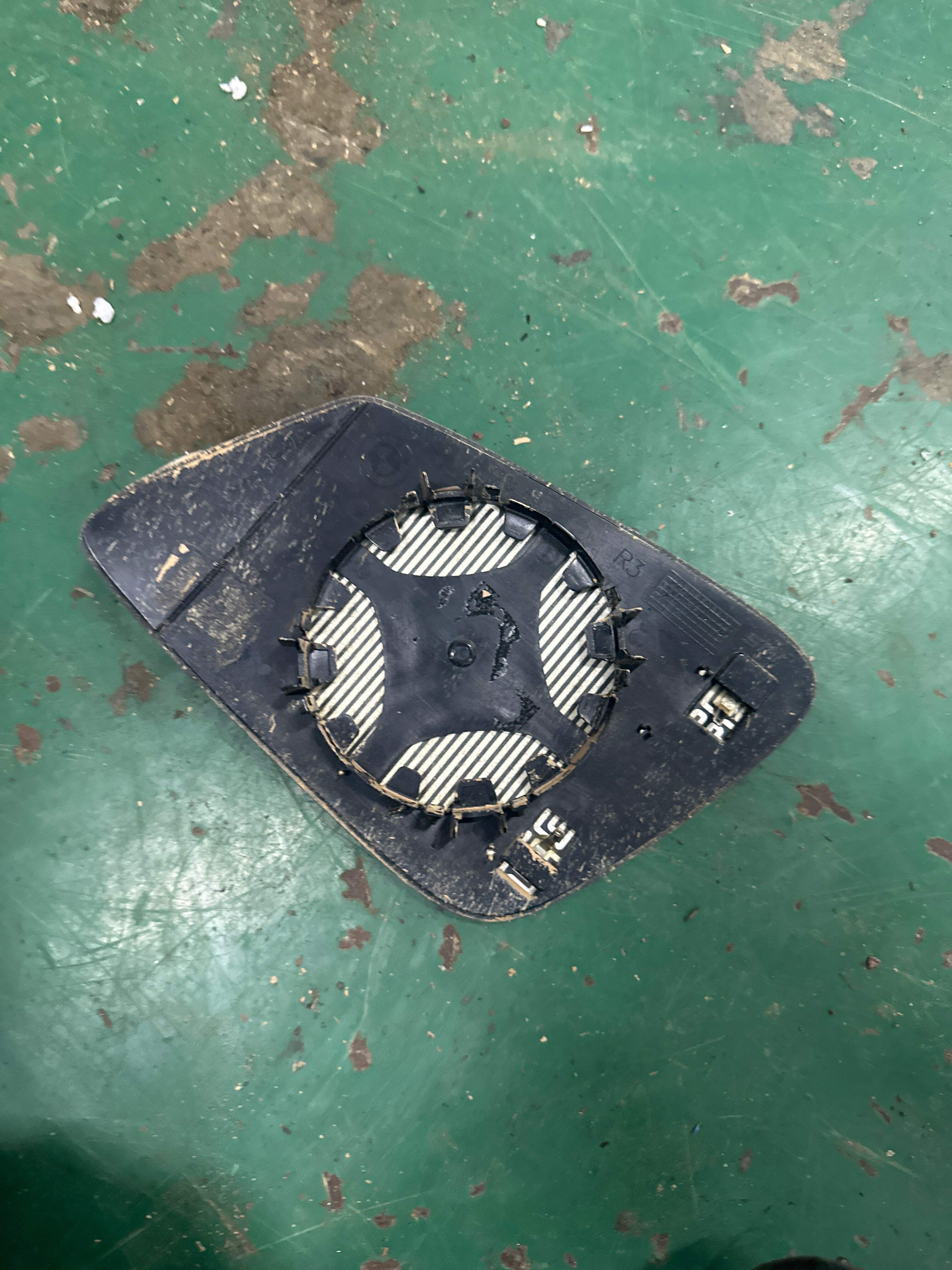51167461790 Side Mirror Glass, Right