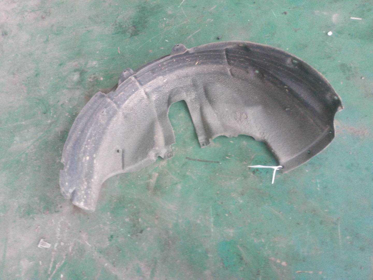 L8R0810172D 后叶子板内衬(右)