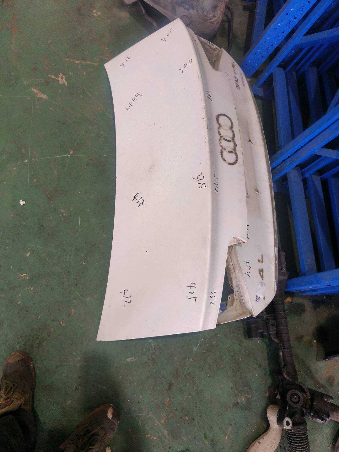 8KD827023AB 尾盖