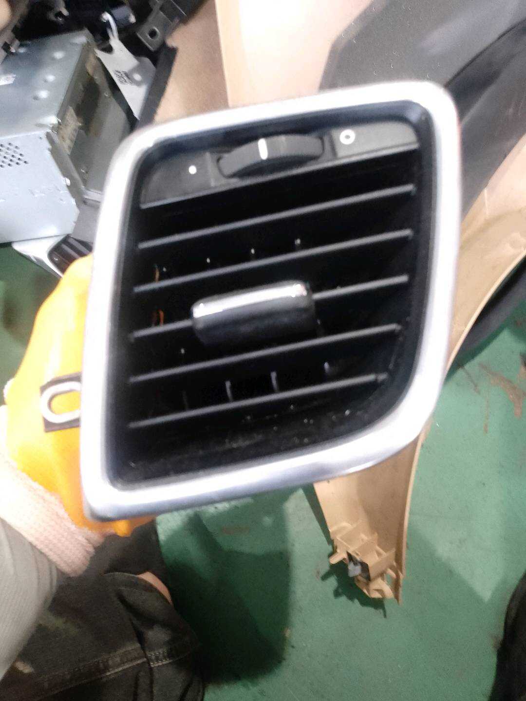 97055213201 Dashboard Vent, Right