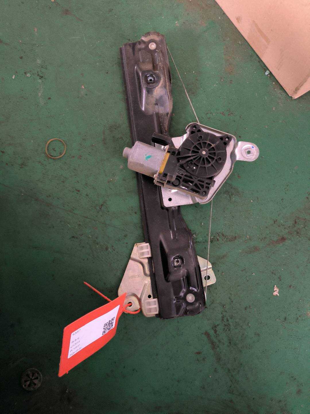 26213305 后门玻璃升降器总成(右)