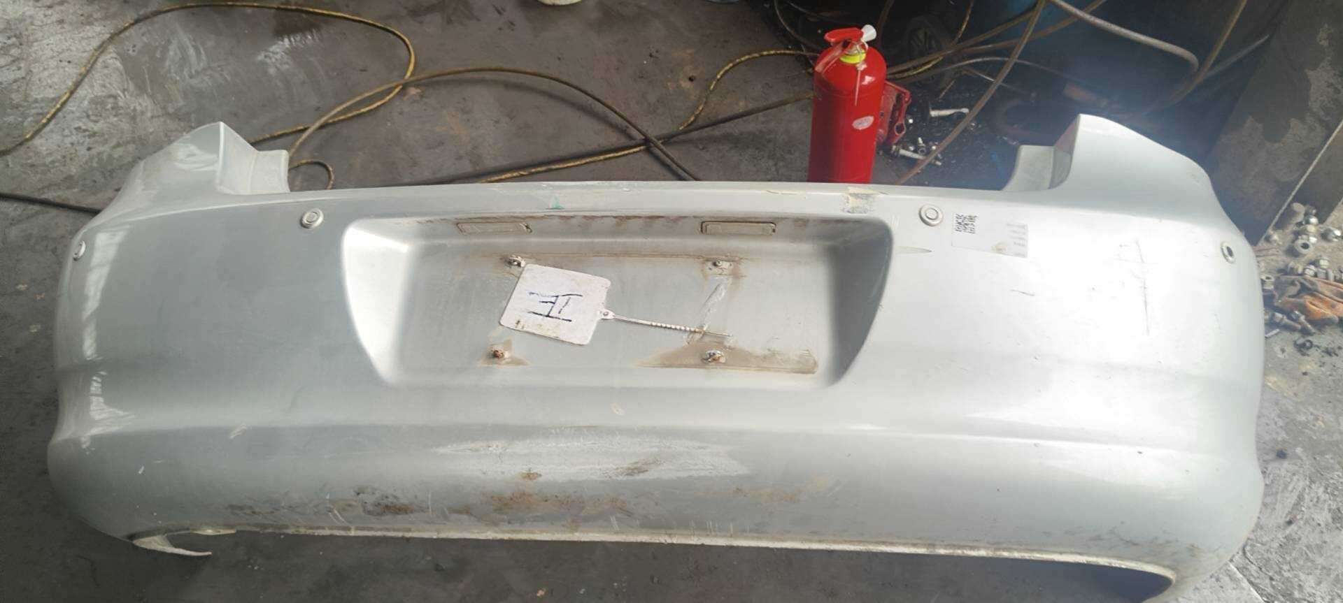 L18G807421GRU 后保险杠皮