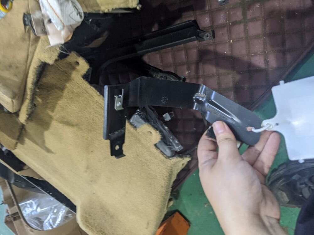97055564800 轮罩变形元件（右）