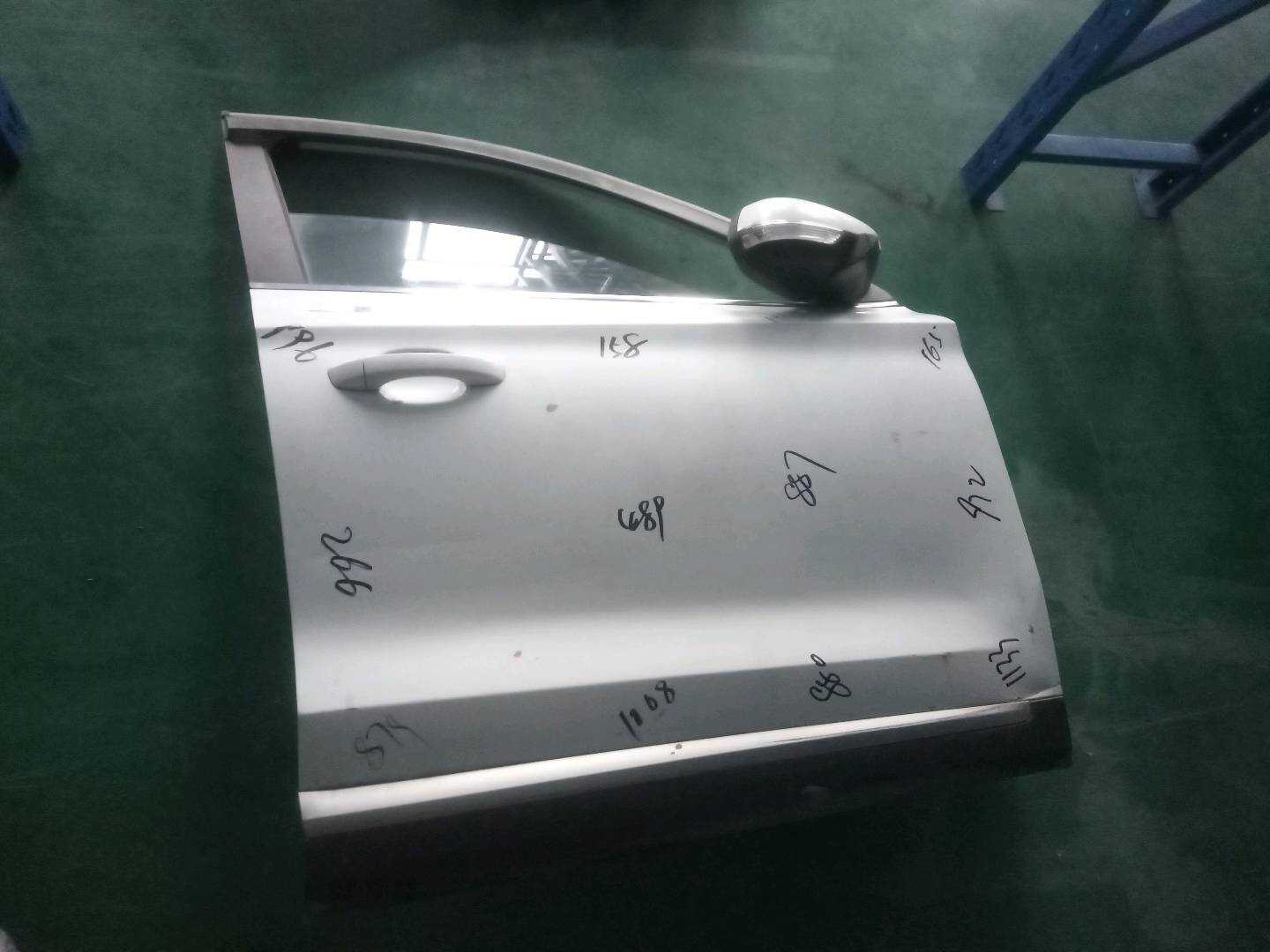 10318336SEPP 前门壳（右）